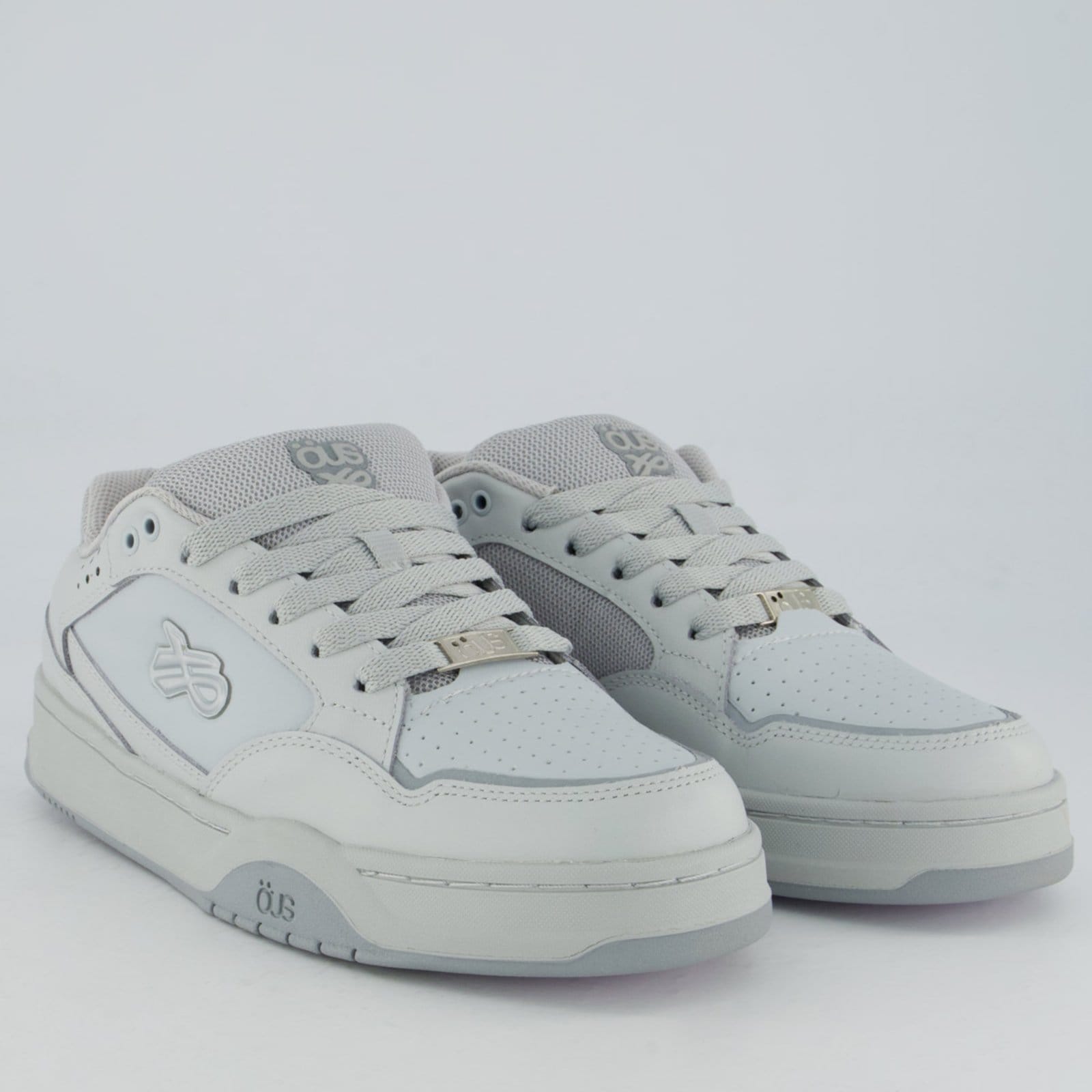 Vista 2 Tênis OUS Imperial Sousa e Branco ÖUS cinza
