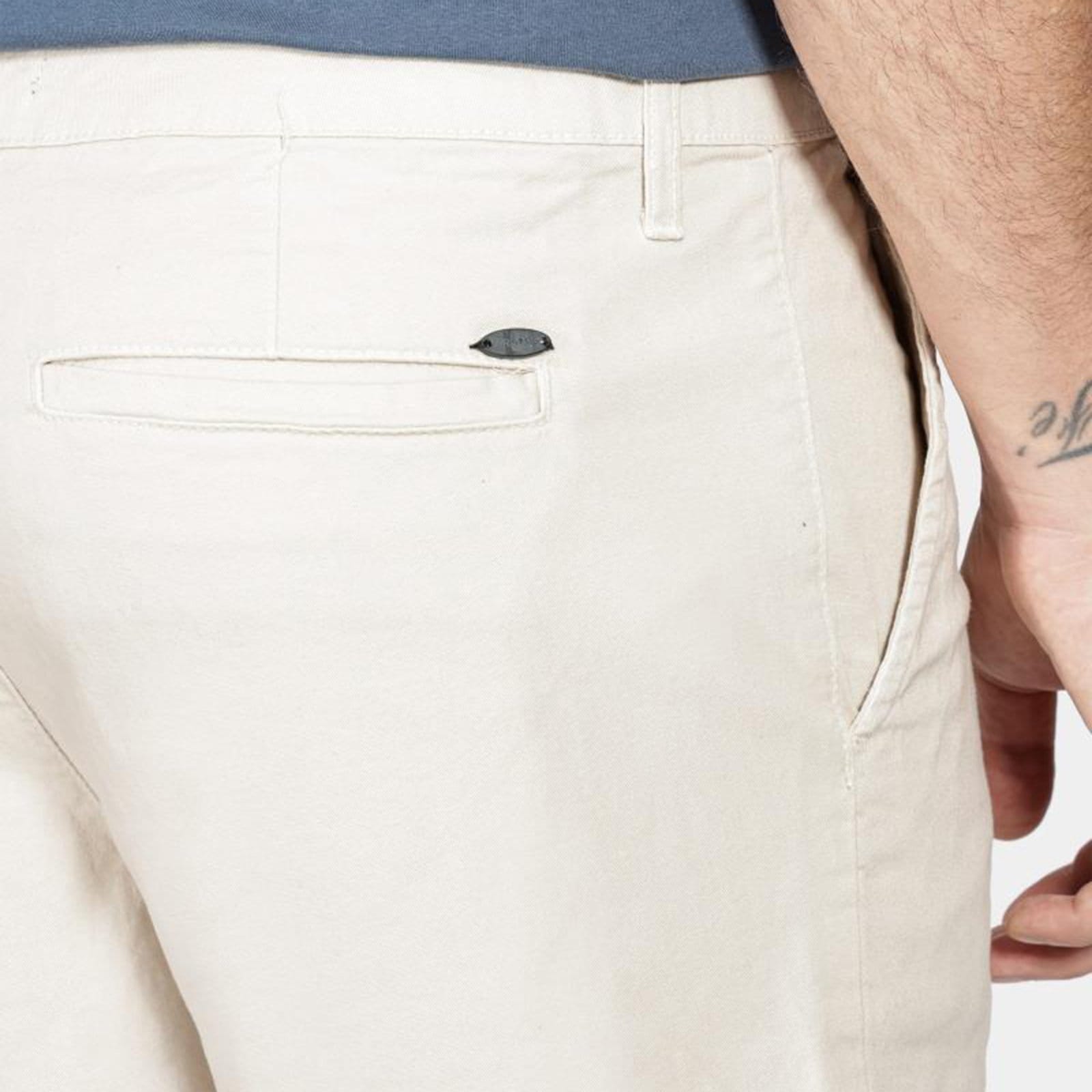 Vista 2 Bermuda Aramis Chino Color Essencial Pr26 Masculino Aramis bege