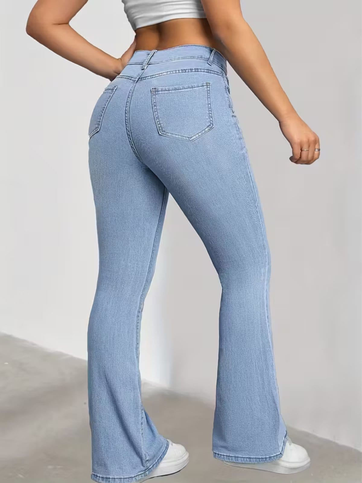 Vista 2 Kit 2 Calças Flare Feminina Alpha Street Wear Premium Com Elastano Cintura Alta Levanta Bumbum Estilo Gringa e Delave Alpha Street Wear azul/jeans/preto