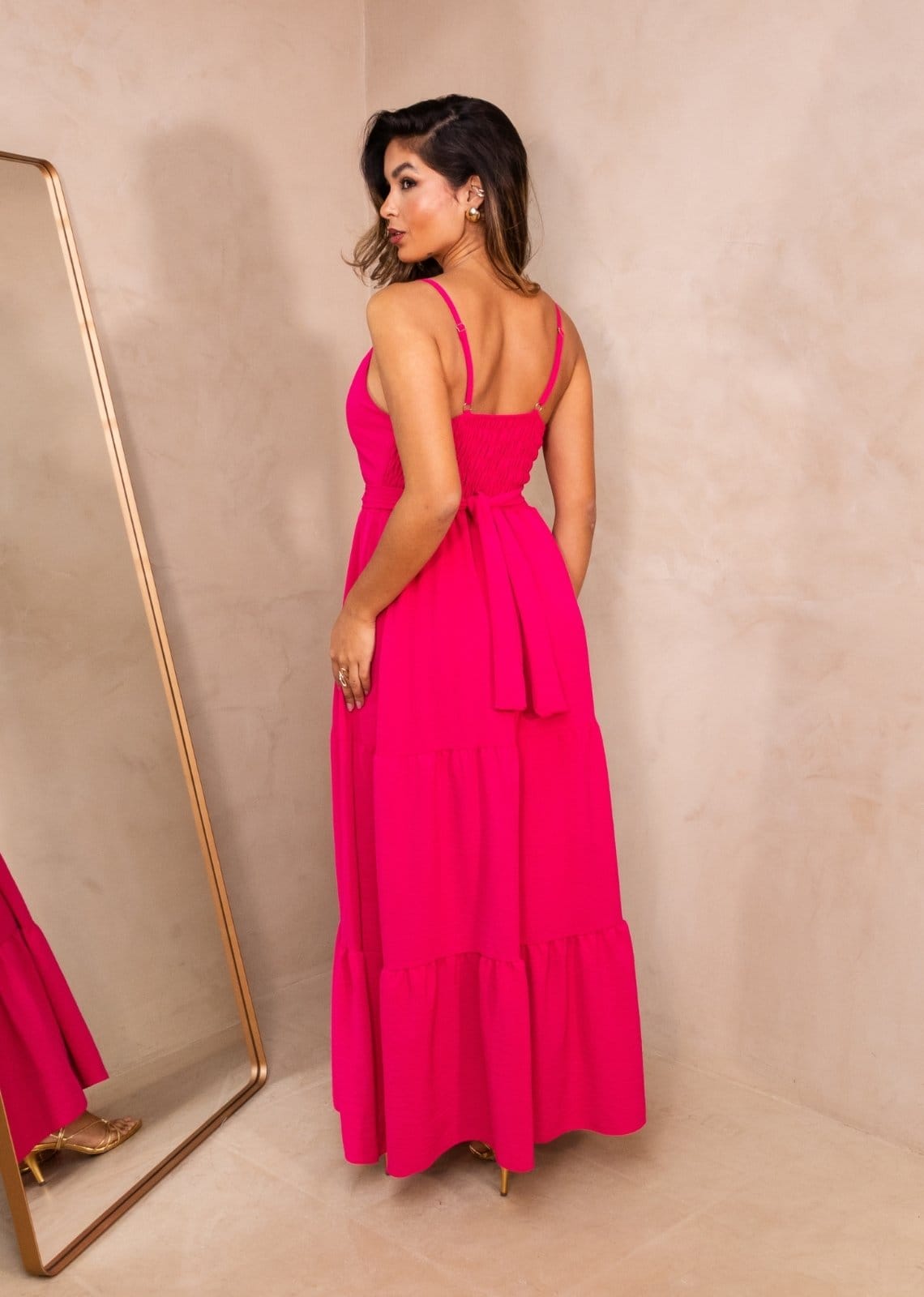 Vista 2 Vestido Alcinha Midi Liso Zamia Cia do Vestido Rosa Pink Cia do Vestido pink rosa