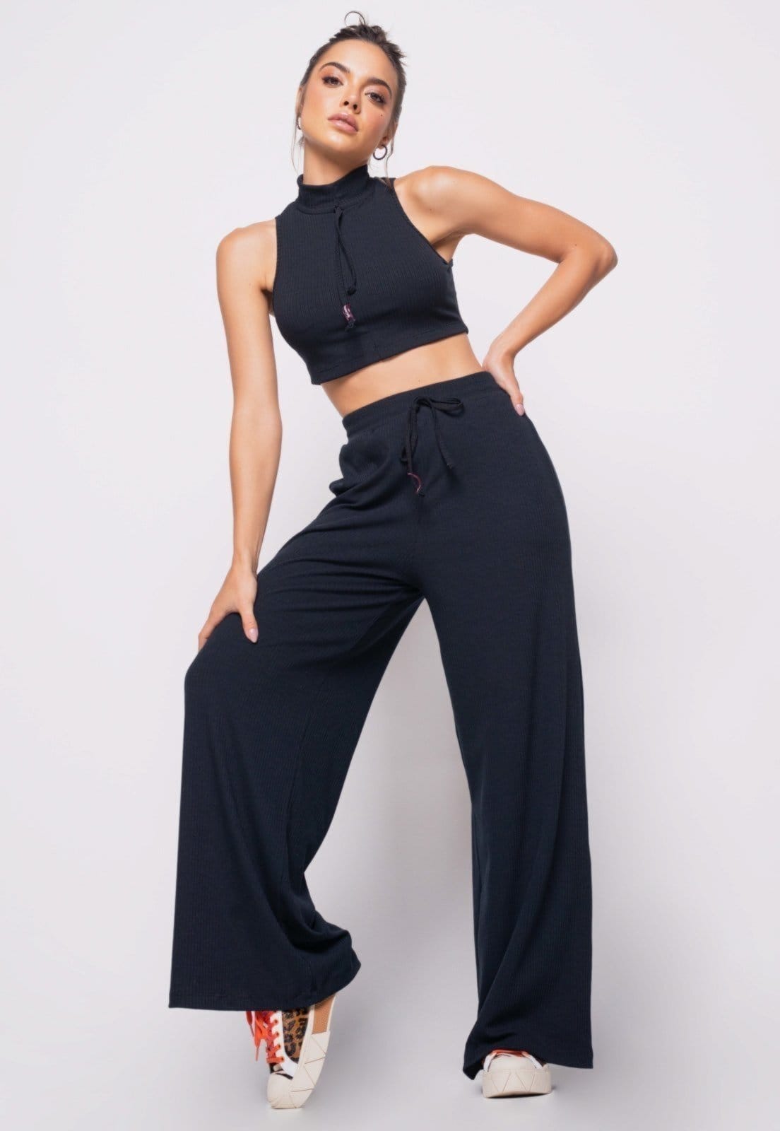 Vista 2 Calça Salvatore Wide Leg Malha Canelada Preta Salvatore Fashion preto