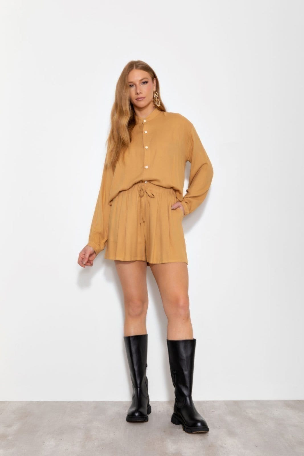 Short Vanibele Alfaiataria Viscose Camelo