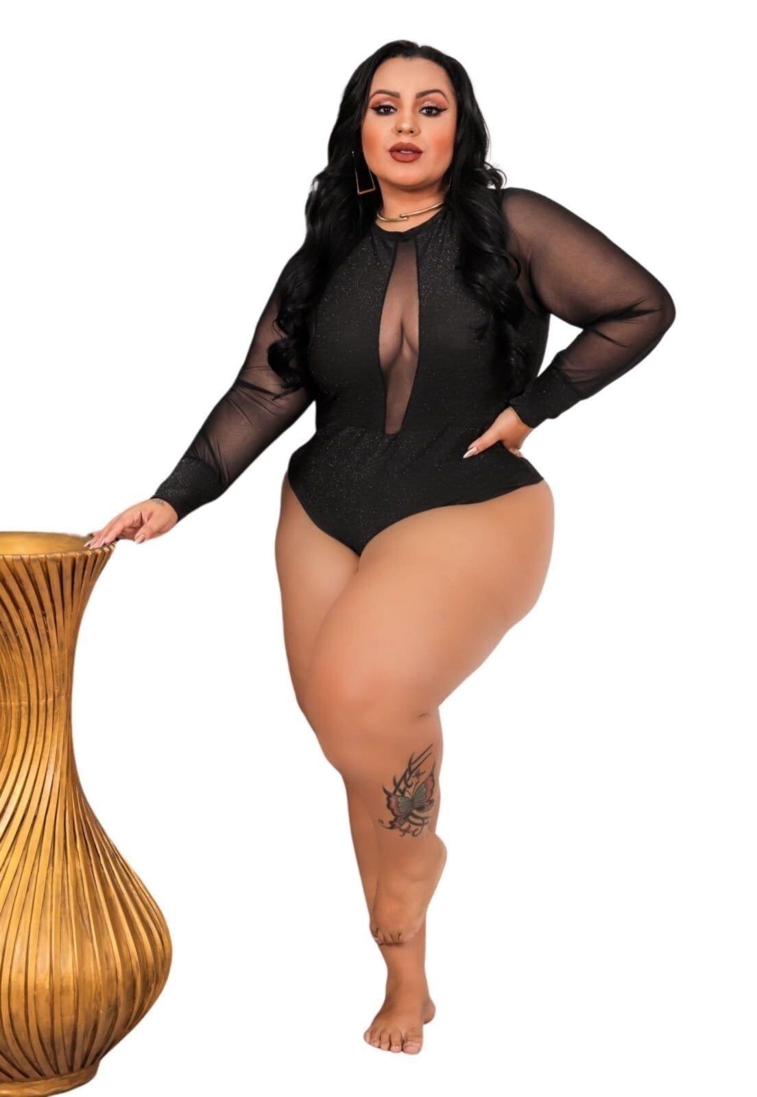 Vista 2 Blusa Summer body Body Plus Size Lurex Brilho Decotado Manga Tule Summer Body preto