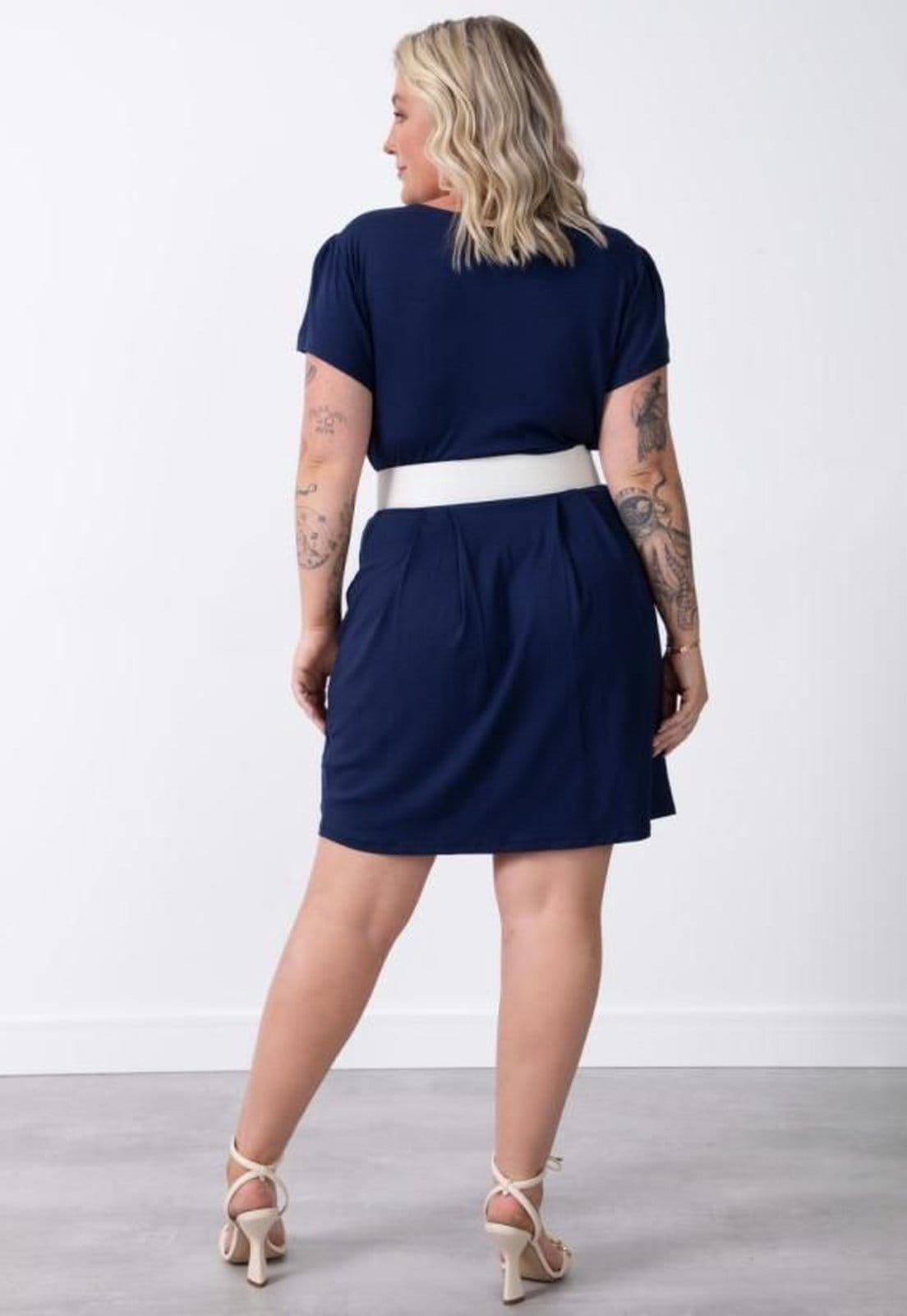 Vista 2 Vestido Com Decote Transpassado Quintess preto