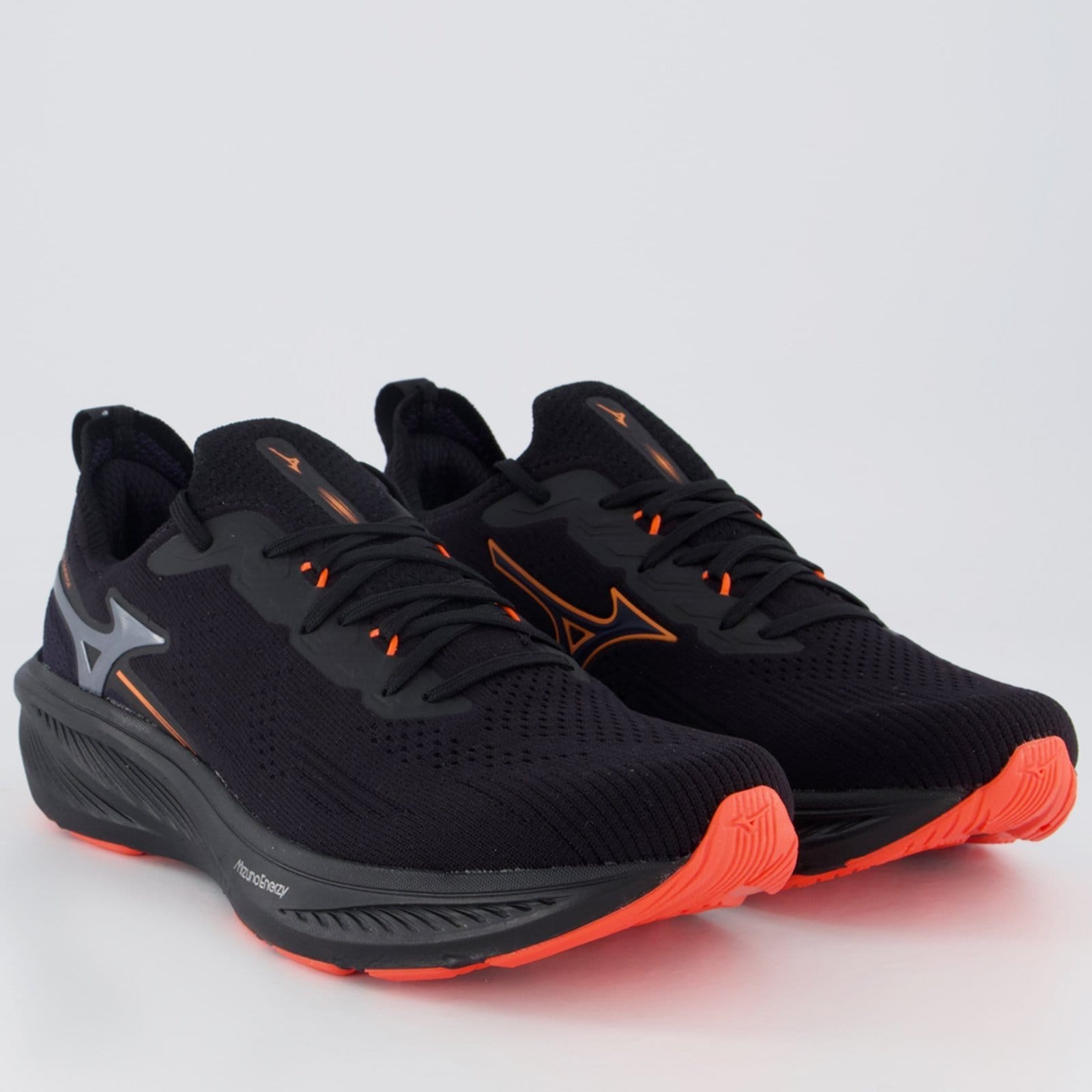 Vista 2 Tênis Mizuno Sunrise e Laranja Mizuno preto