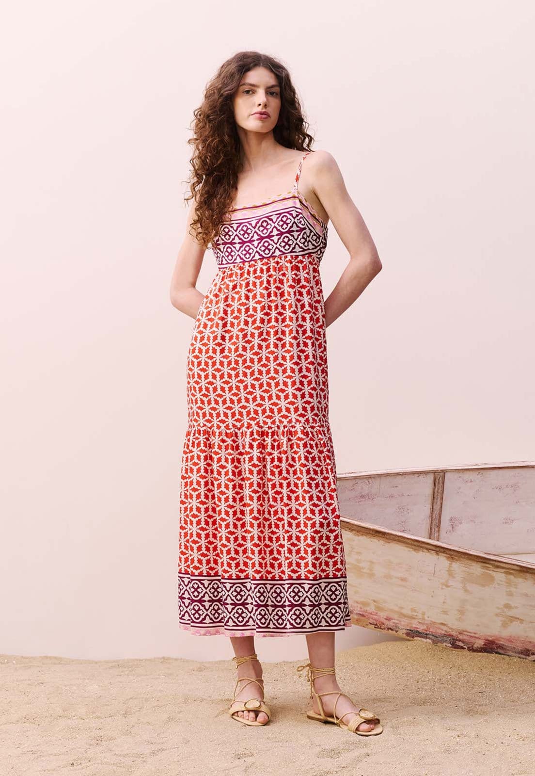 Vestido CaCay Midi Decote Reto