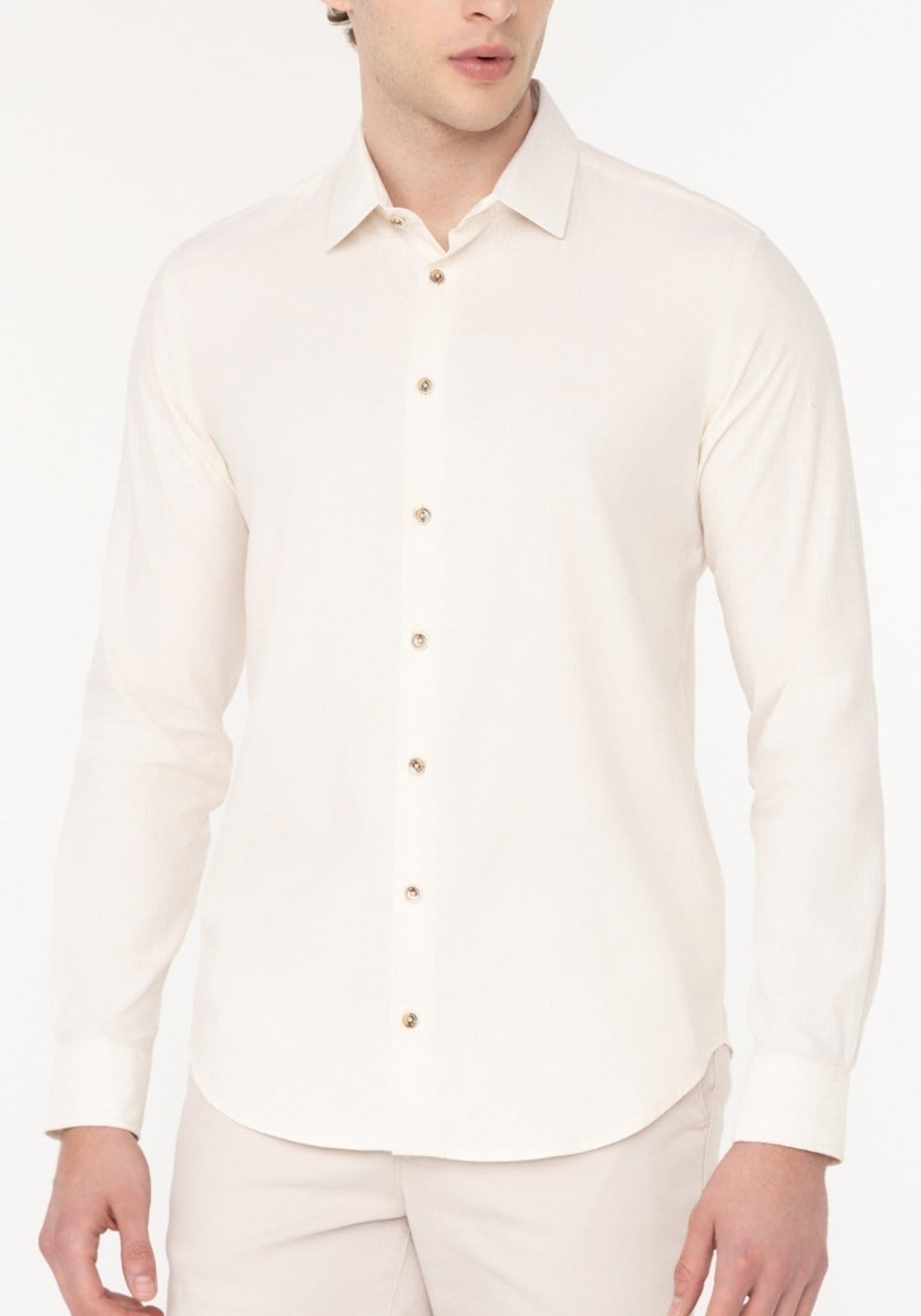 Vista 2 Camisa Masculina Slim em Linho Hangar 33 off-white