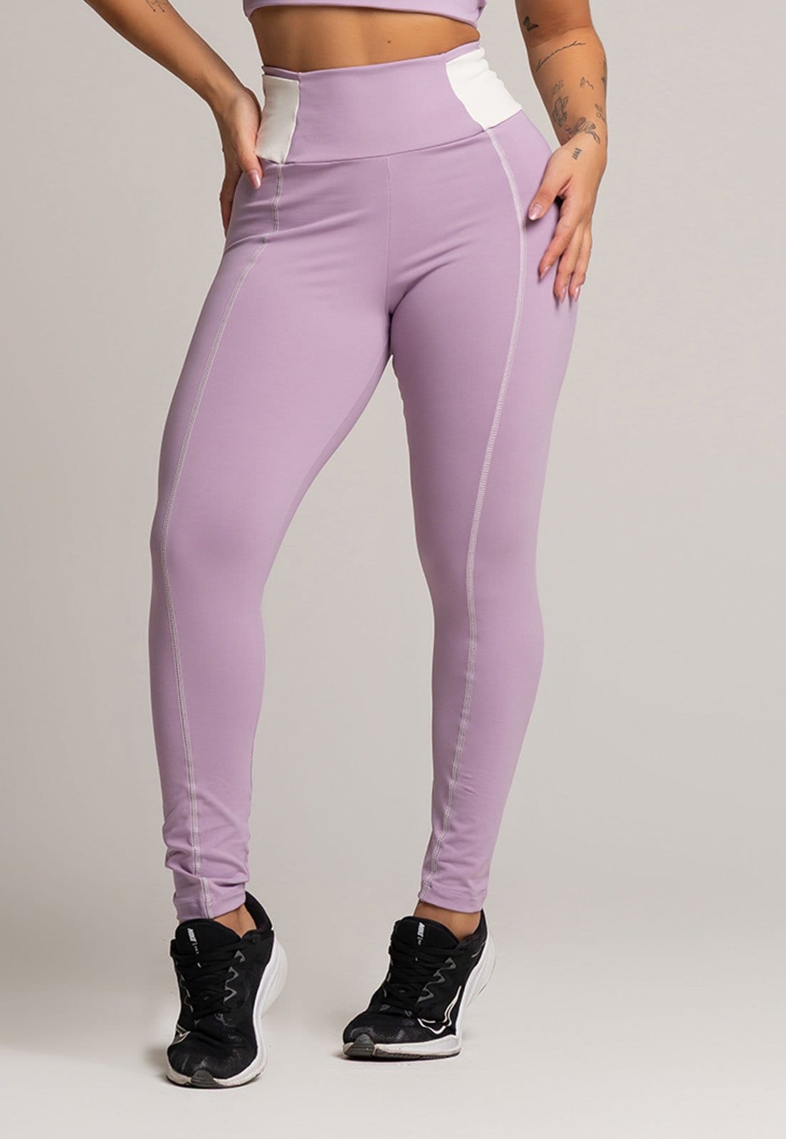 Vista 2 Calça Legging MVB Modas Cós Off White Cintura Alta Feminina Poliamida Lavanda Mvb Modas lilás white