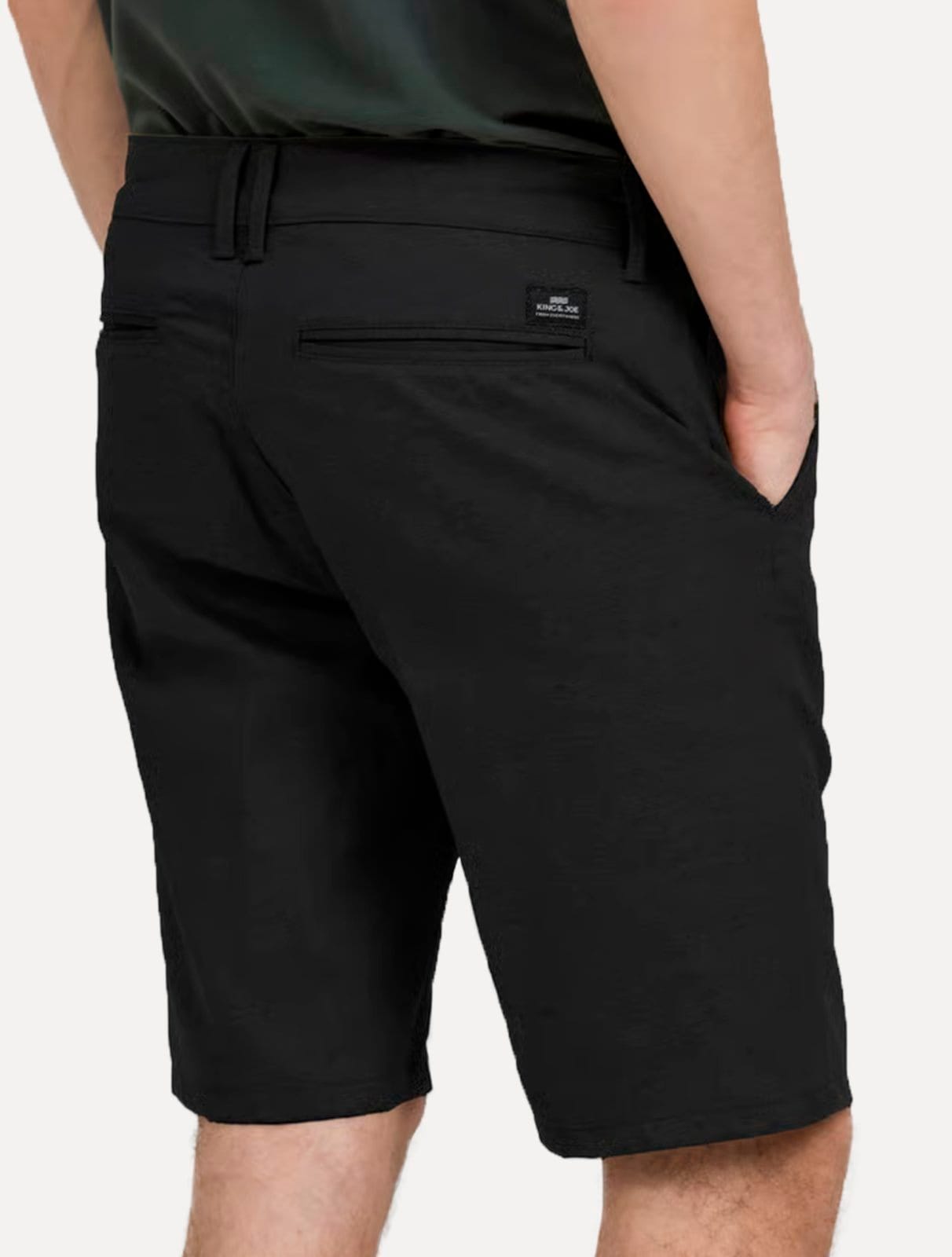 Vista 2 Bermuda King & Joe Masculina Slim Flex Cetim Preta King & Joe preto