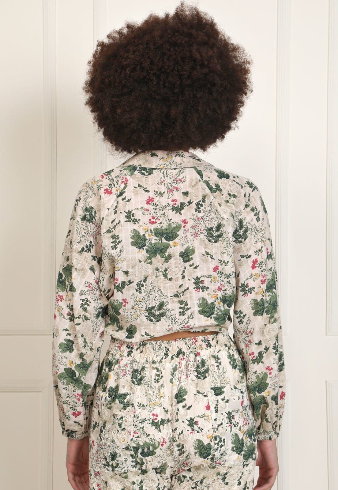 Vista 2 Camisa Cruise Bege Cruise floral