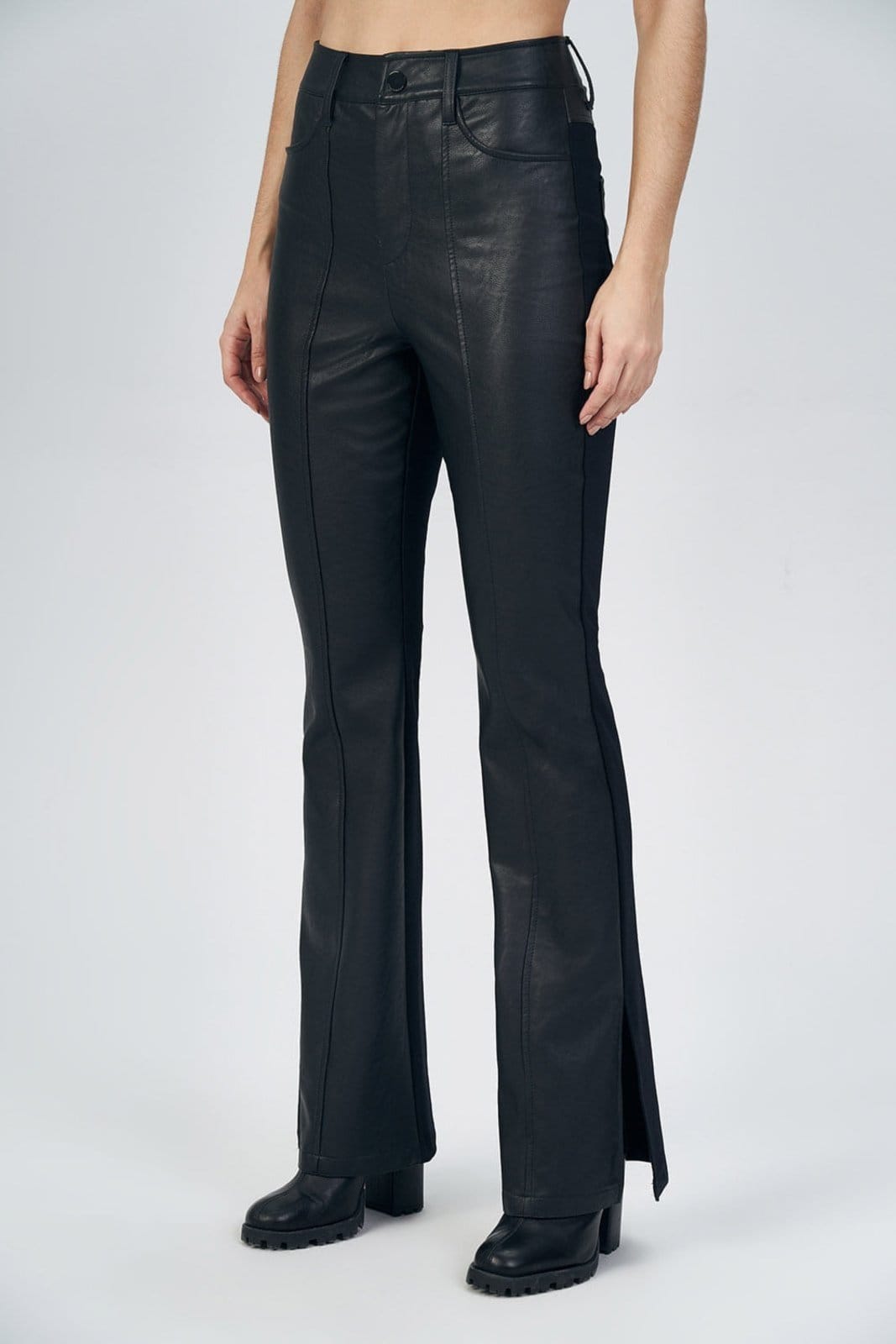 Calça Resinada com Fenda Feminina Acostamento