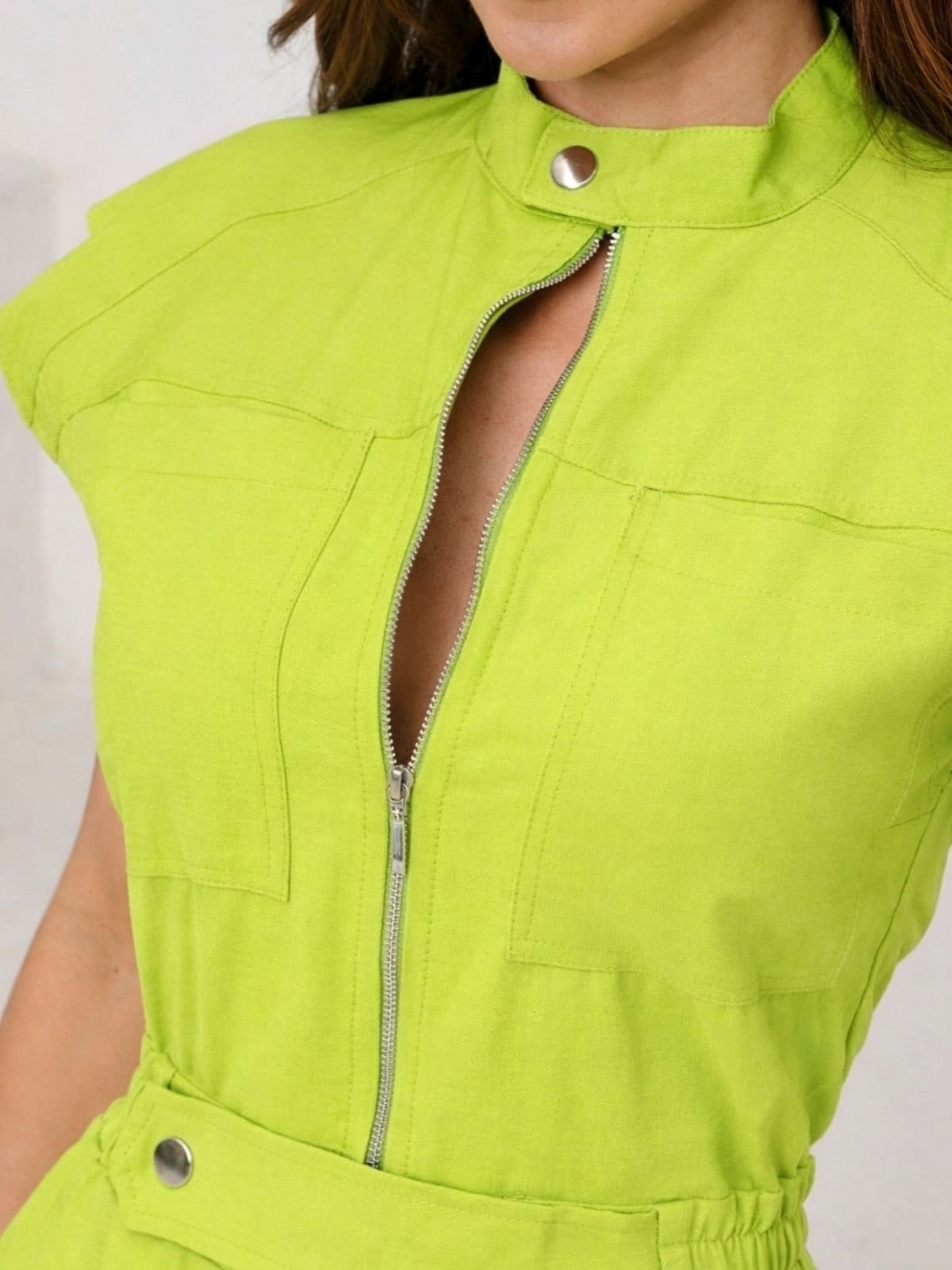 Vista 2 Macacão Longo Tropical Fashion Cargo Com Zíper Frontal wgsn TROPICAL FASHION verde