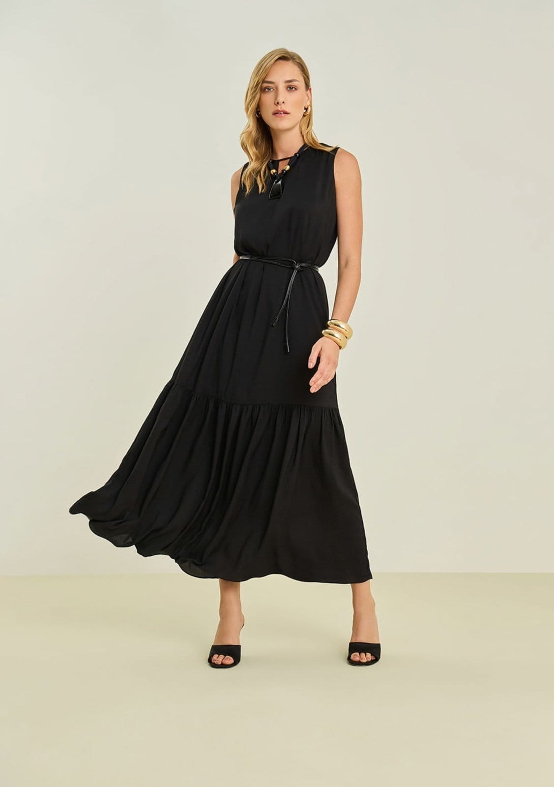 Vestido Maria Valentina Solto Decote V Sem Manga Longo