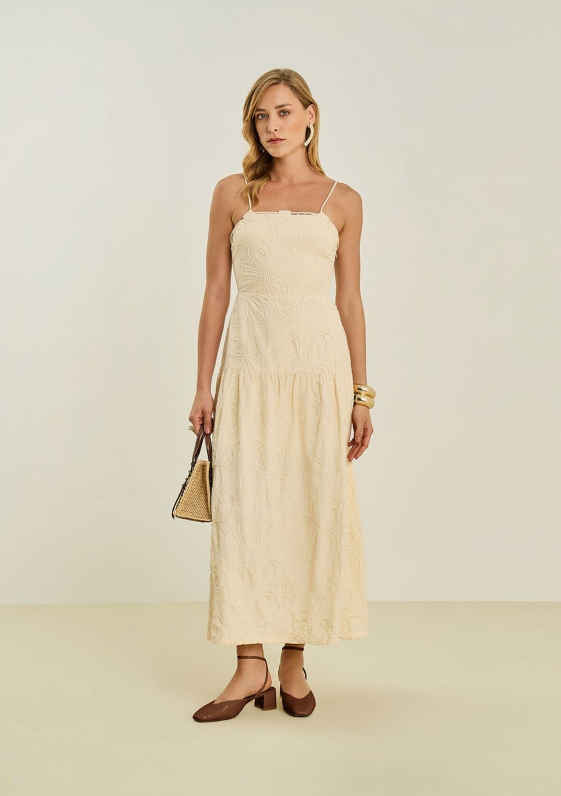 Vestido Maria Valentina Ajustado Decote Reto Sem Manga Midi