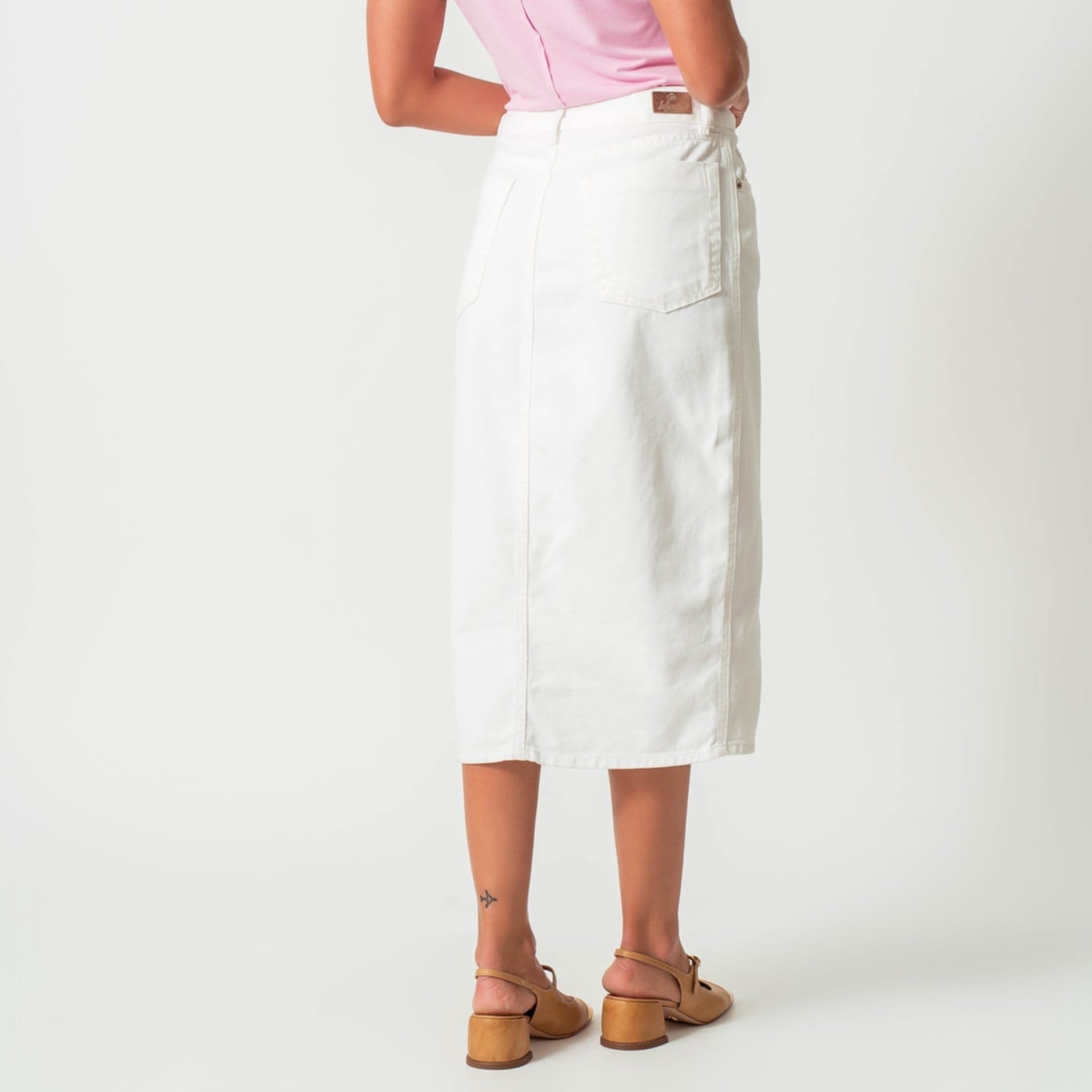 Vista 2 Saia Midi Jeans Color Reta Fenda Frontal Branca Bloom branco