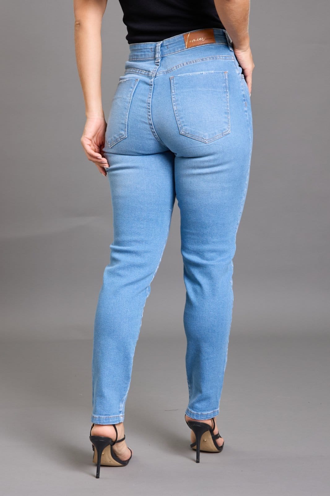 Vista 2 Calça Jeans Comfort Feminina Lavagem Clara Lemier Collection LEMIER azul