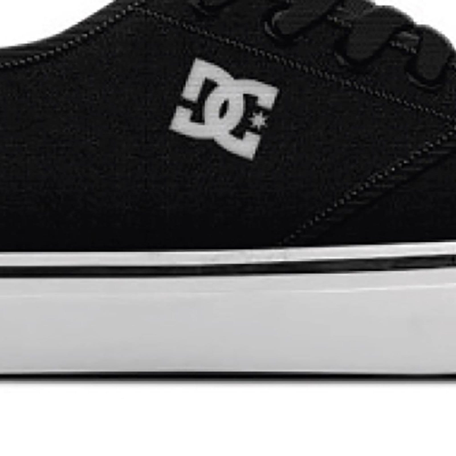 Vista 2 Tênis DC Shoes DC District WT23 Masculino Black/White/Black DC Shoes preto black