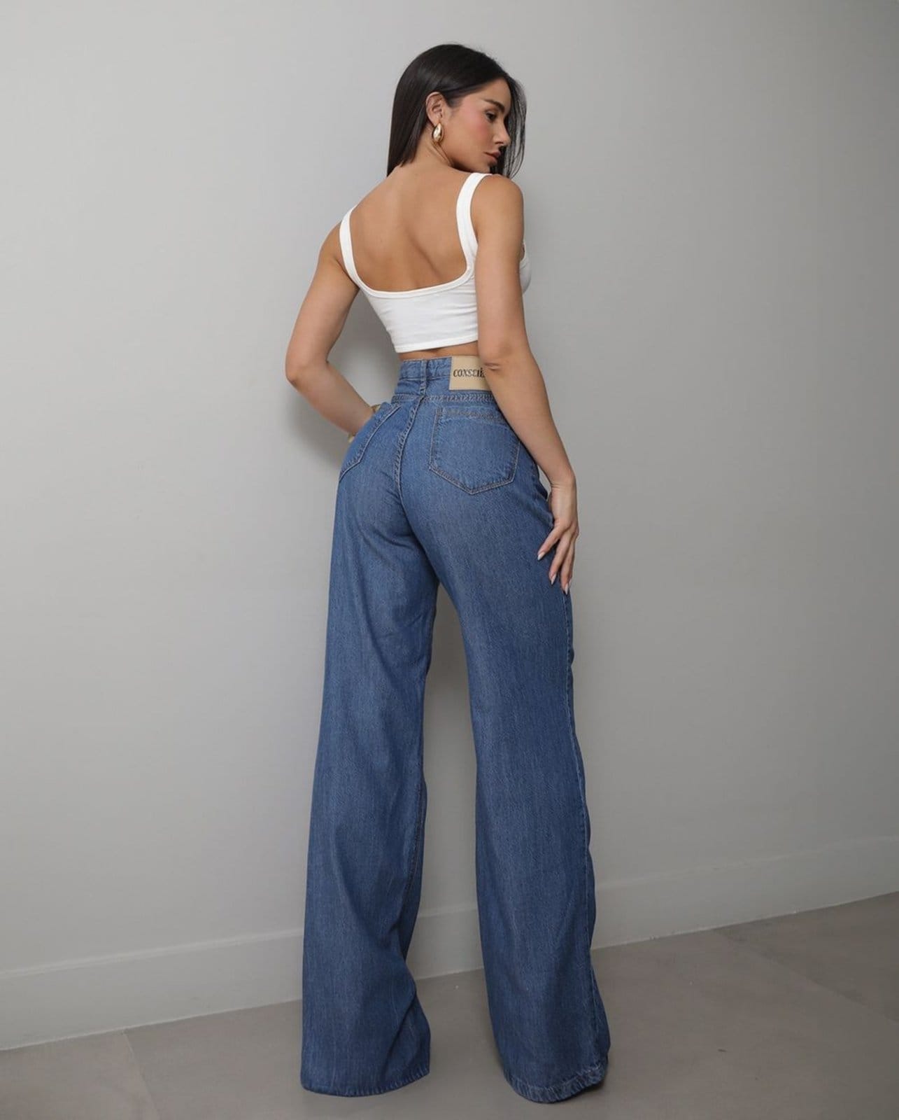 Vista 2 Calça Wide Leg Feminina Cintura Alta 25092 Média Consciência jeans