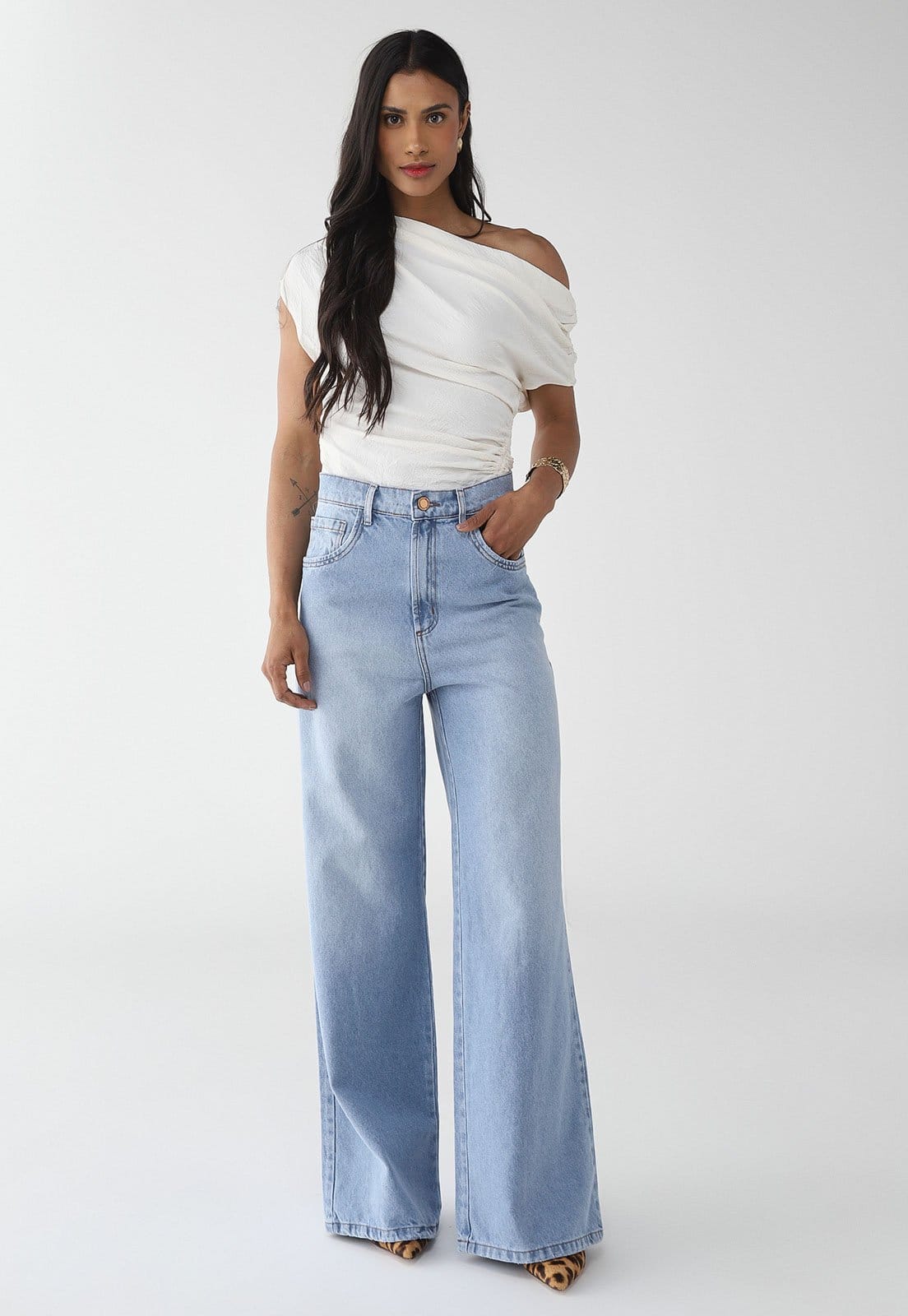 Vista 2 Calça Jeans Lança Perfume Wide Leg Pesponto Lança Perfume azul