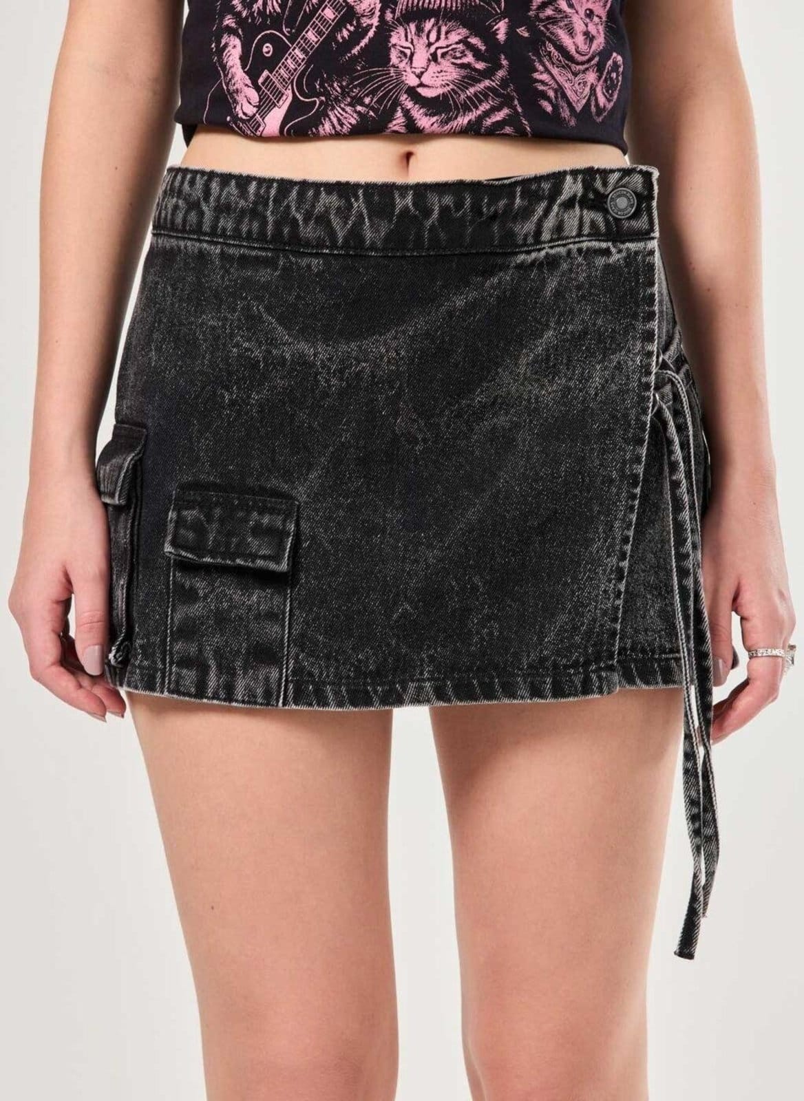 Vista 2 Short Saia Jeans Cargo Cós Deslocado Youcom preto