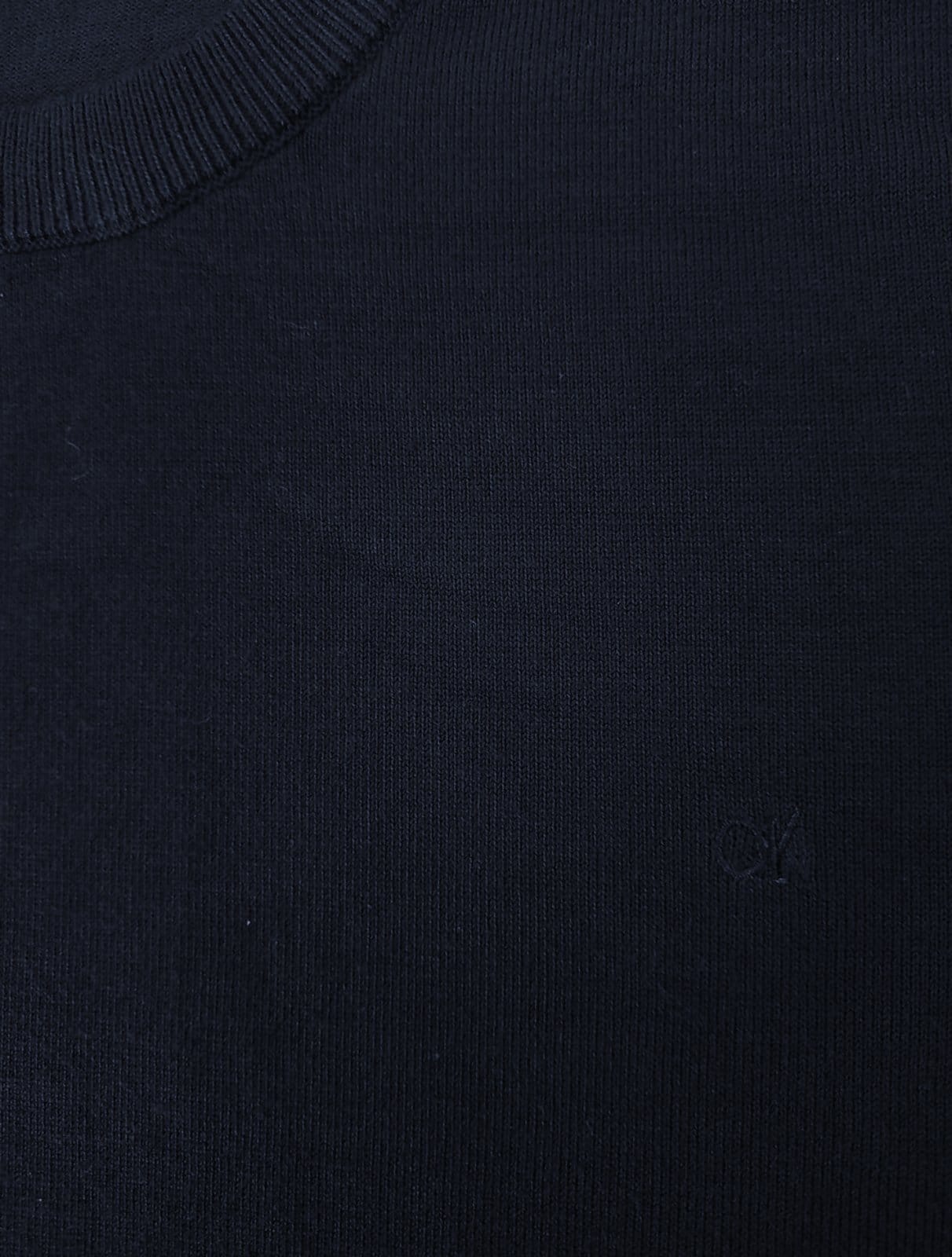 Vista 2 Suéter Calvin Klein Tricot Crewneck CK Logo Calvin Klein azul marinho