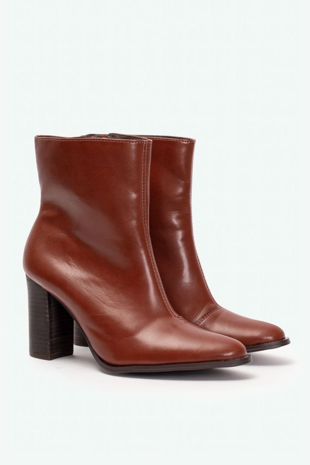 Vista 2 Bota River Canela Suzana Santos caramelo