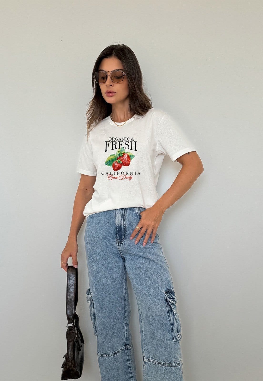 Vista 2 Camiseta Cianitas Off Estampa Morango Organic Cianitas off-white