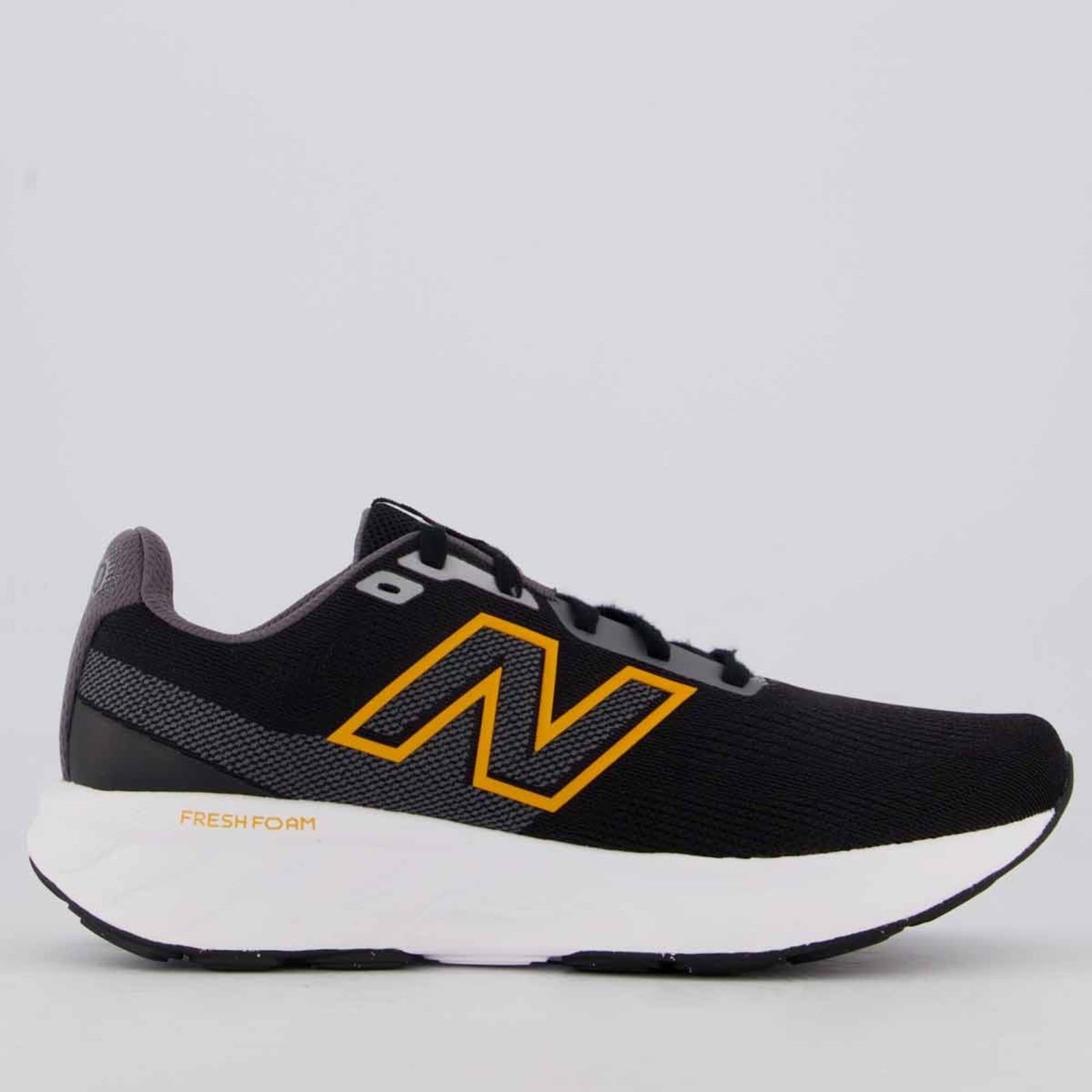 Tênis New Balance 520 V9 e Laranja