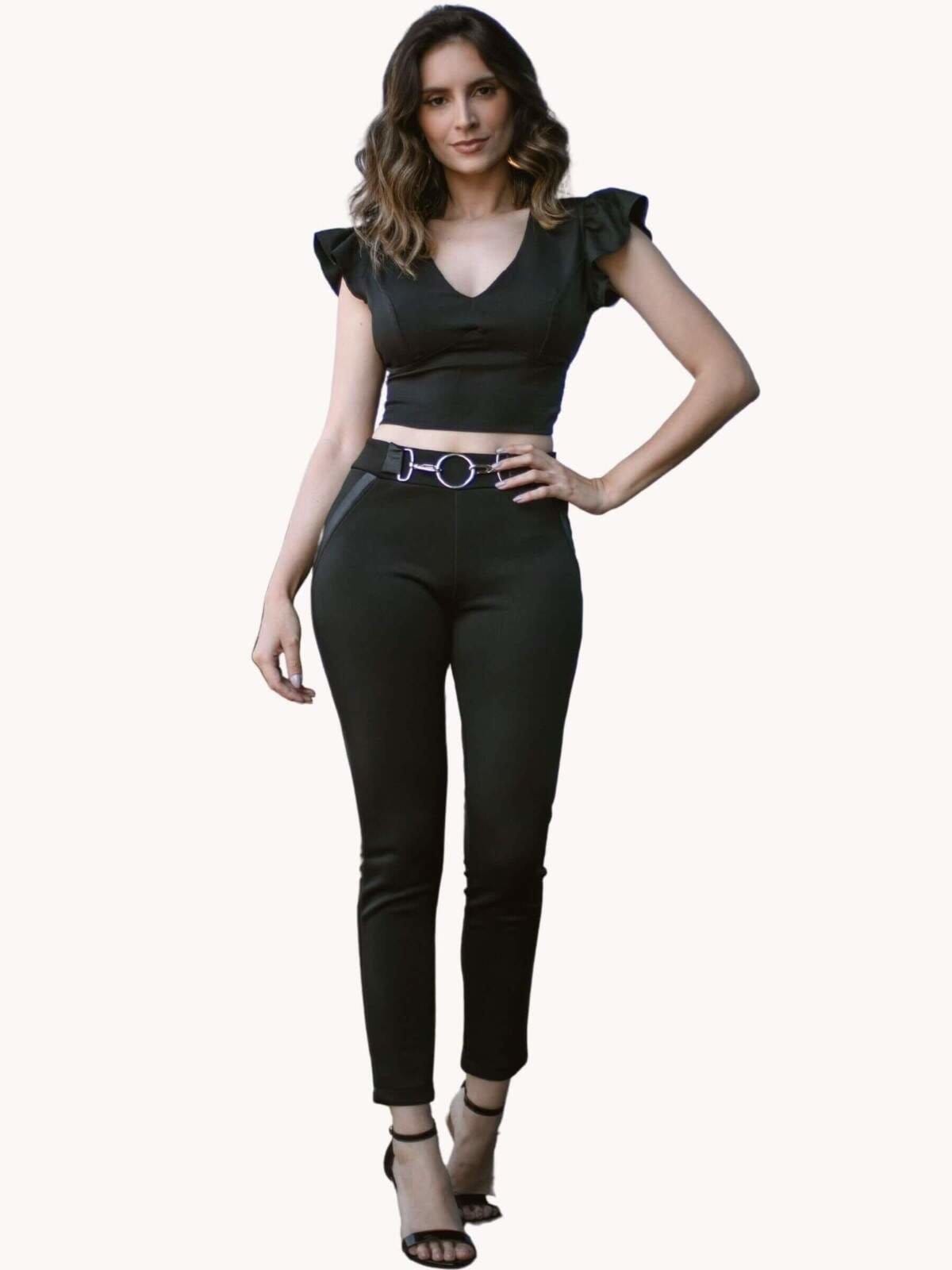 CALÇA COM DETALHE CIRRE E FIVELA