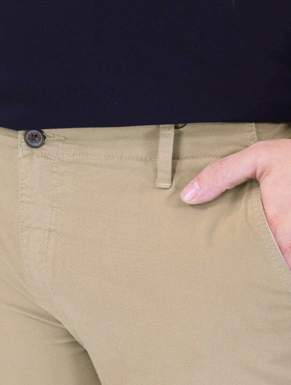 Vista 2 Calça Sergio K Masculina Chino Sarja Elastano Sergio K cáqui