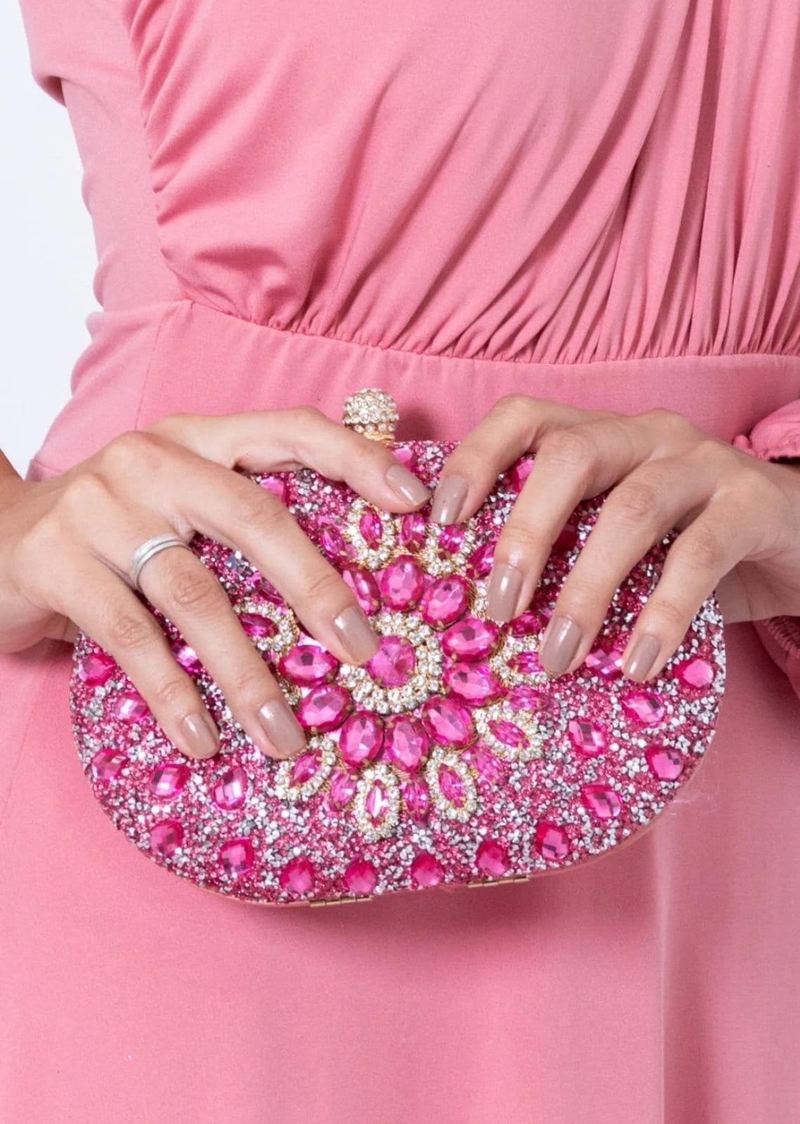 Vista 2 Bolsa Clutch Festa Casamento Premium Ellegancy Madrinhas Oval Pedraria Cia do Vestido Cia do Vestido pink