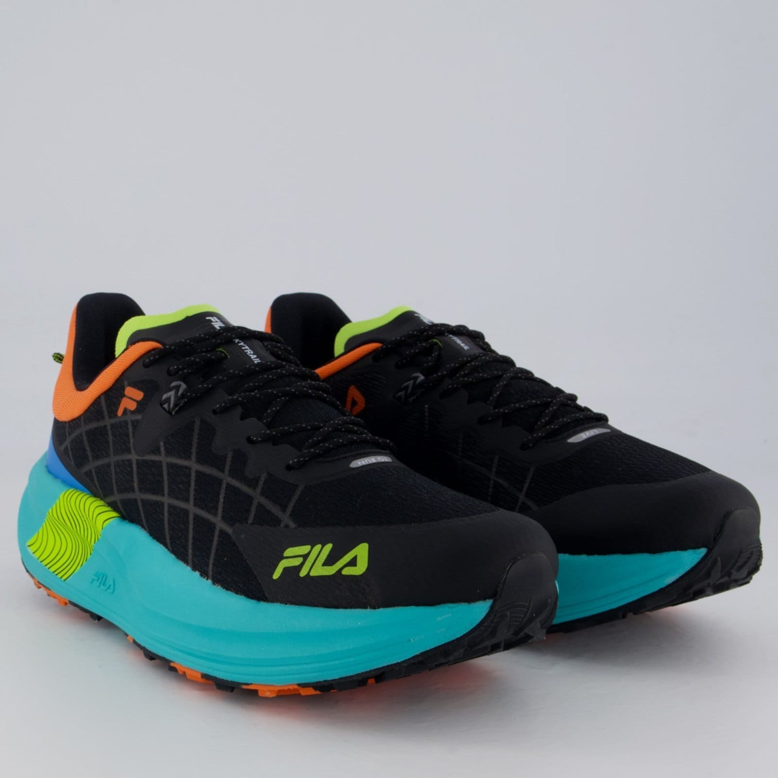 Vista 2 Tenis Fila Racer Skytrail e Laranja Fila preto