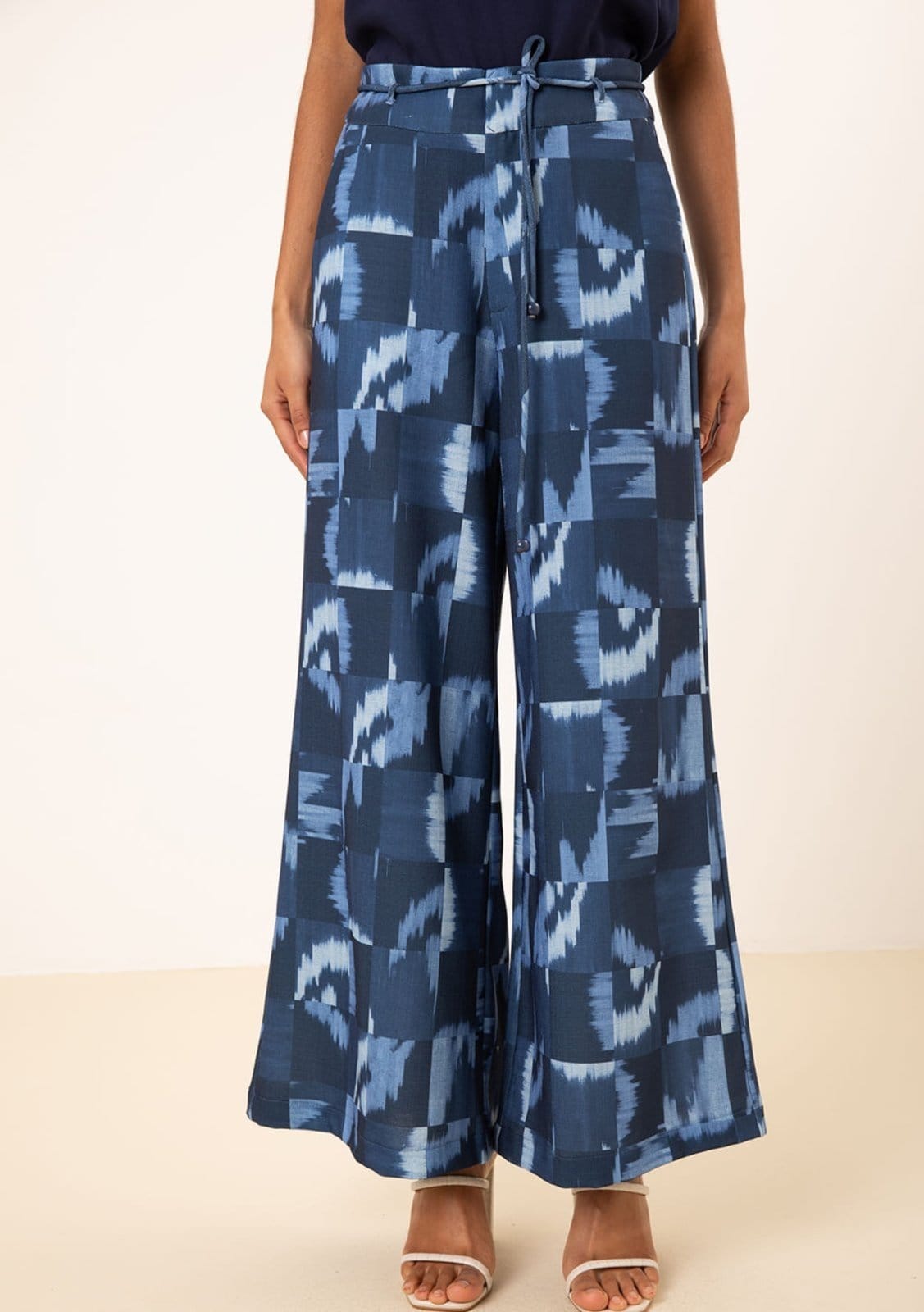 Vista 2 Calça Maria Valentina Wide Alta Maria Valentina azul