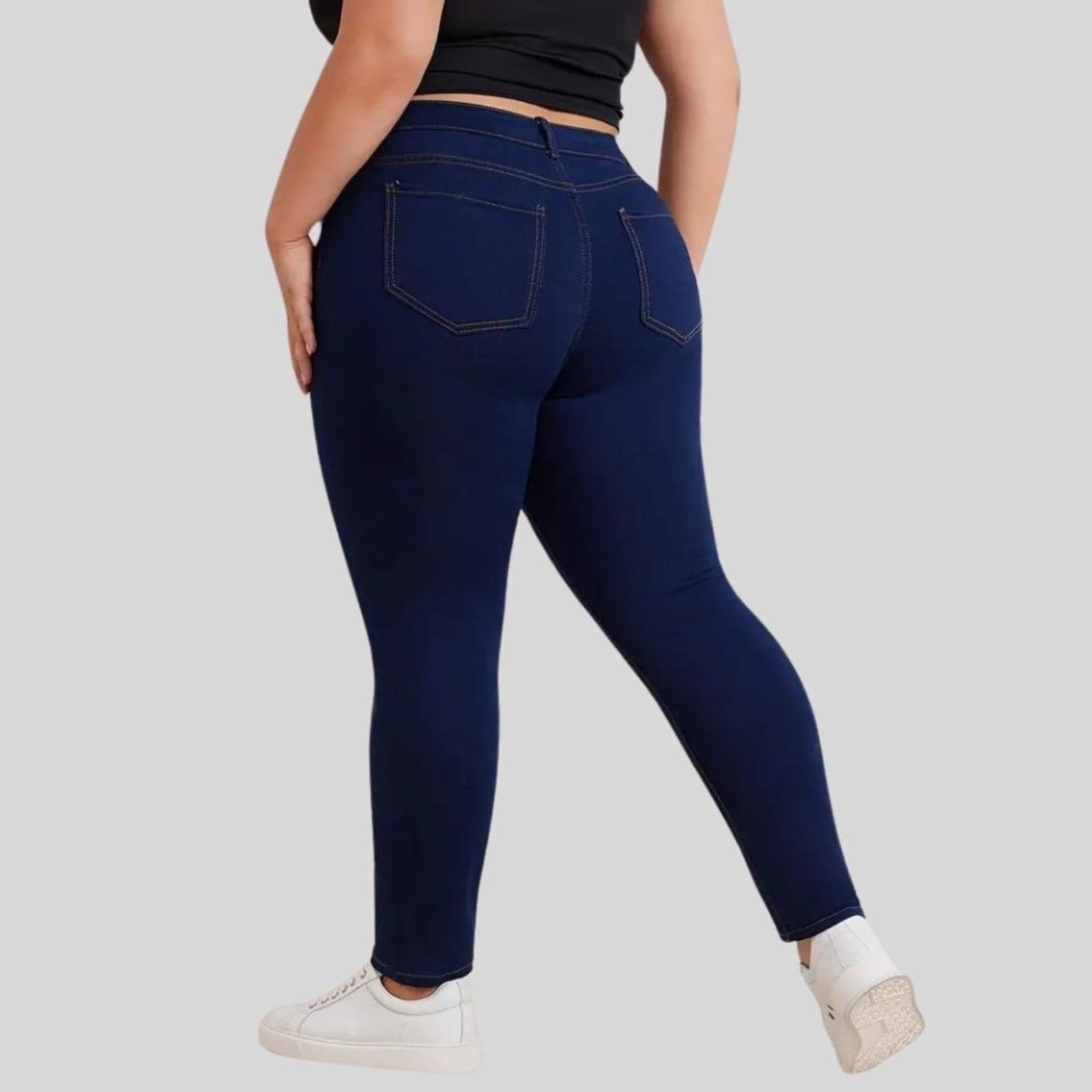 Vista 2 Calça Jeans Plus Size Feminina Skinny Com Elastano e Empina Bumbum Lavagem Escura TEX JEANS azul marinho