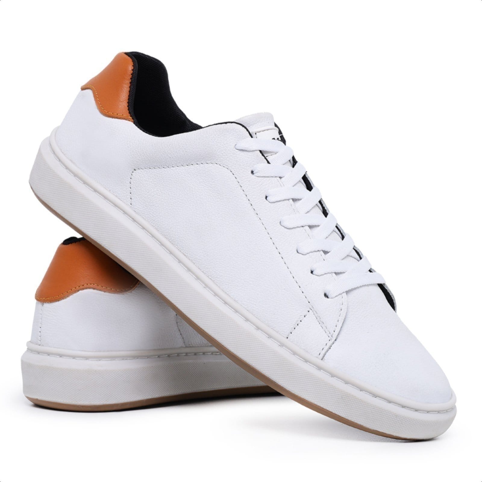 Saqpatênis Casual Masculino de Couro Para Usar Com Bermuda Calça Terno Sch 300 Off White