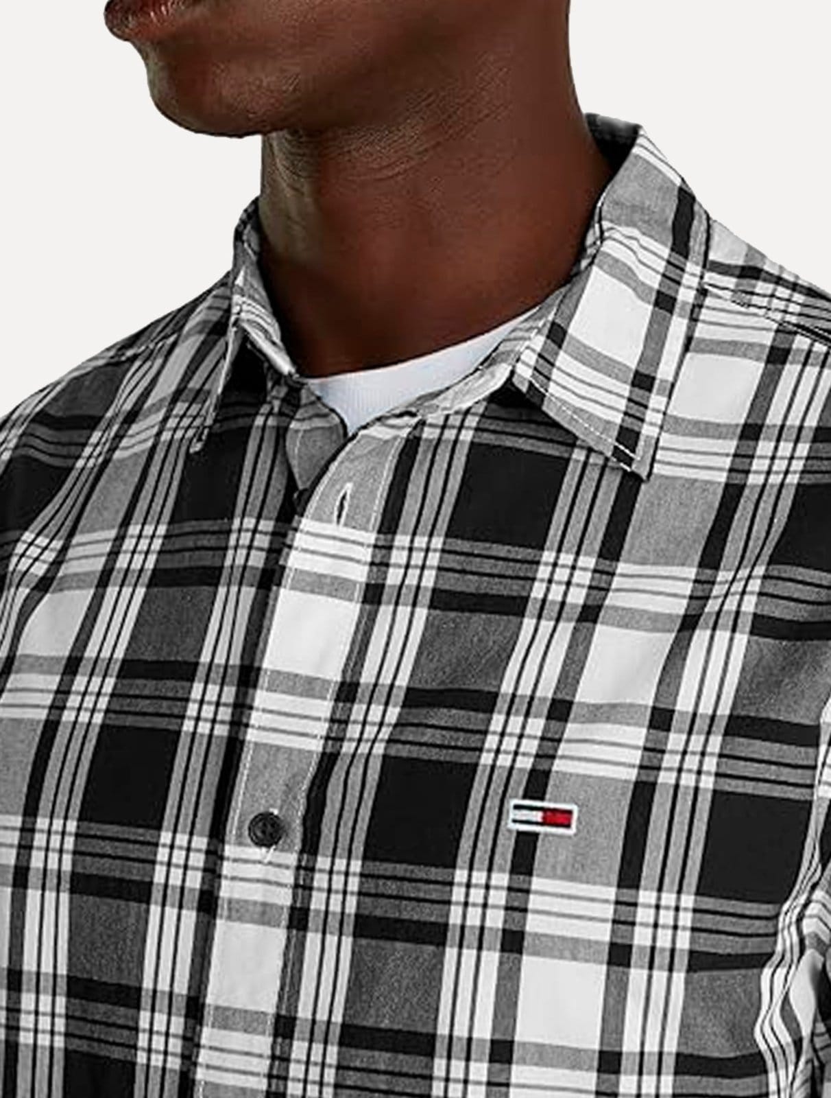 Vista 2 Camisa Tommy Jeans Masculina Regular Poplin Check Preta Tommy Jeans xadrez