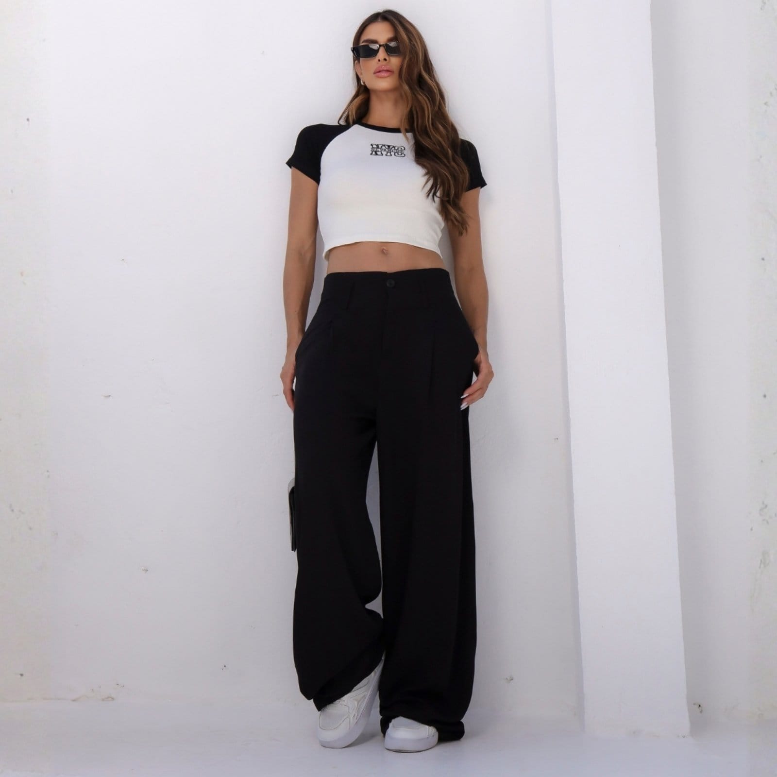 Vista 2 Calça Pantalona Feminina Com Prega Bolso Embutido Revanche Saskatoon Revanche preto