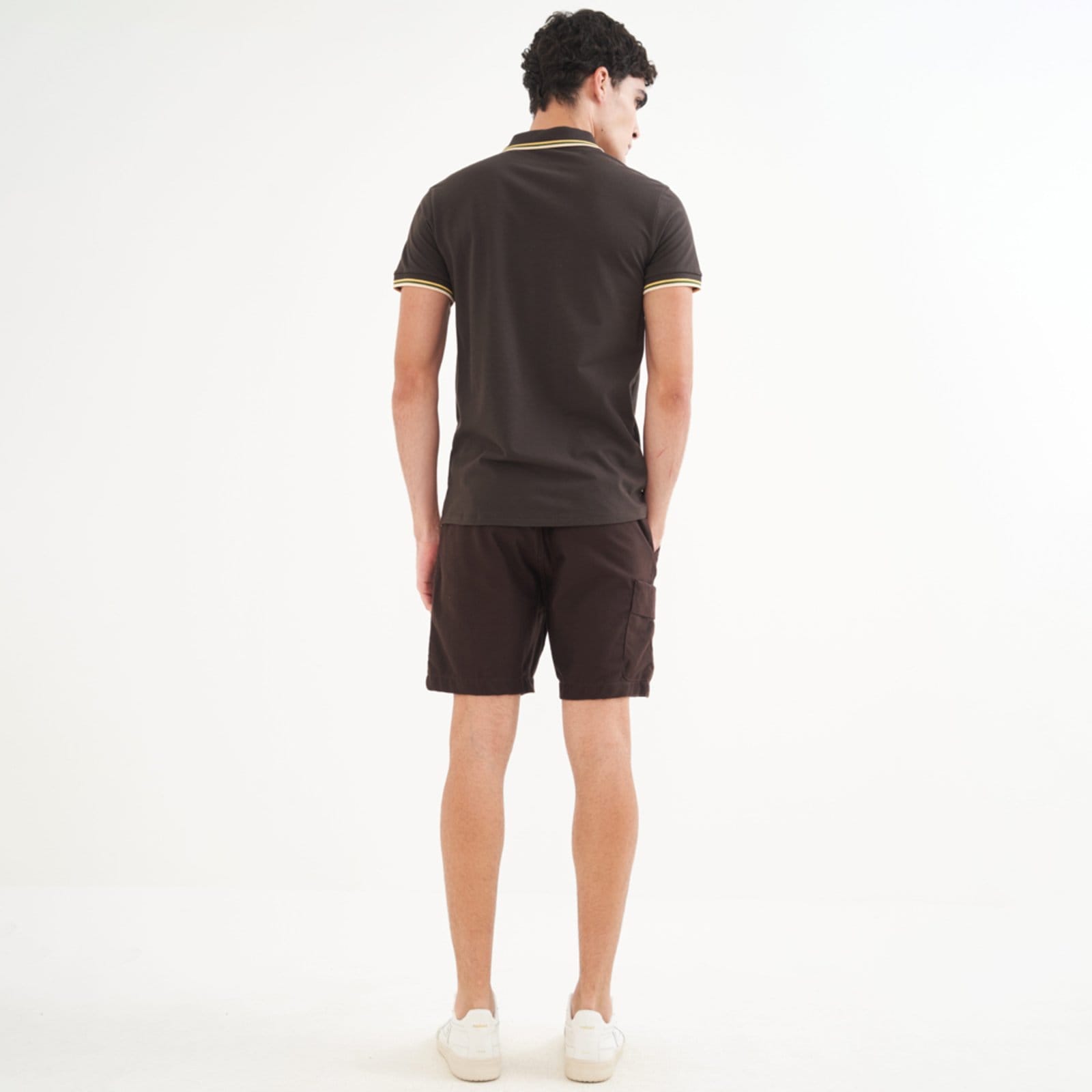 Vista 2 Camisa Polo Colcci 3 Listras Pr26 Coffe Masculino Colcci marrom