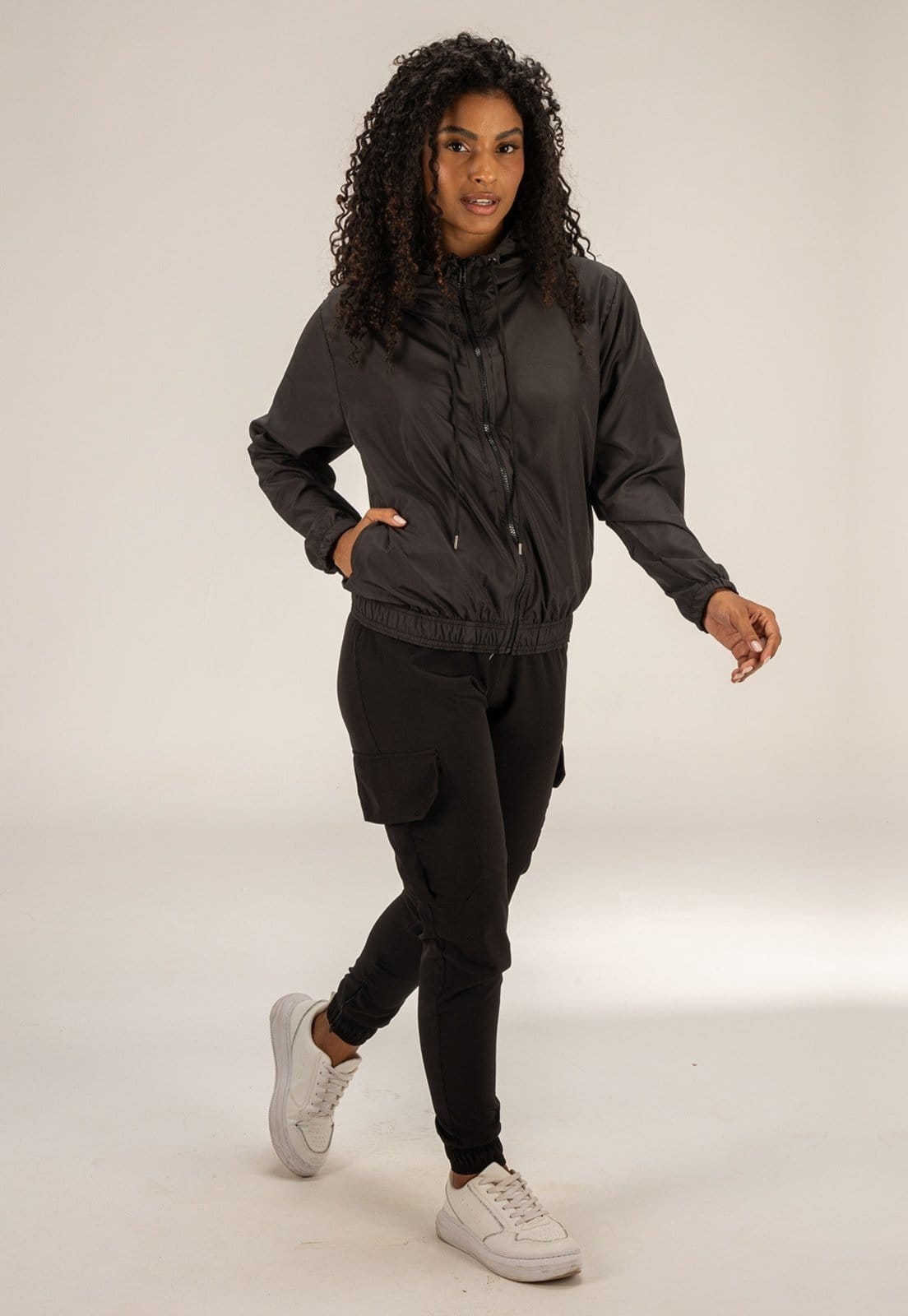 Blusa de Frio Preta Corta Vento Classic para Treino Semi Impermeável