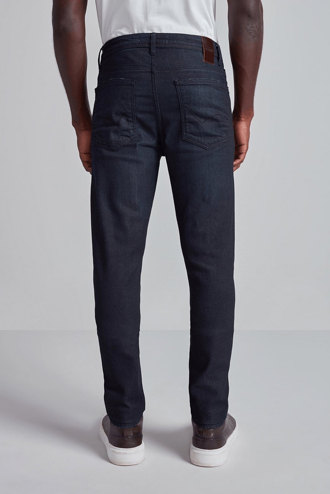 Vista 2 HIGHSTIL Calça Jeans Slim Fit - Lavagem Escura HIGHSTIL preto