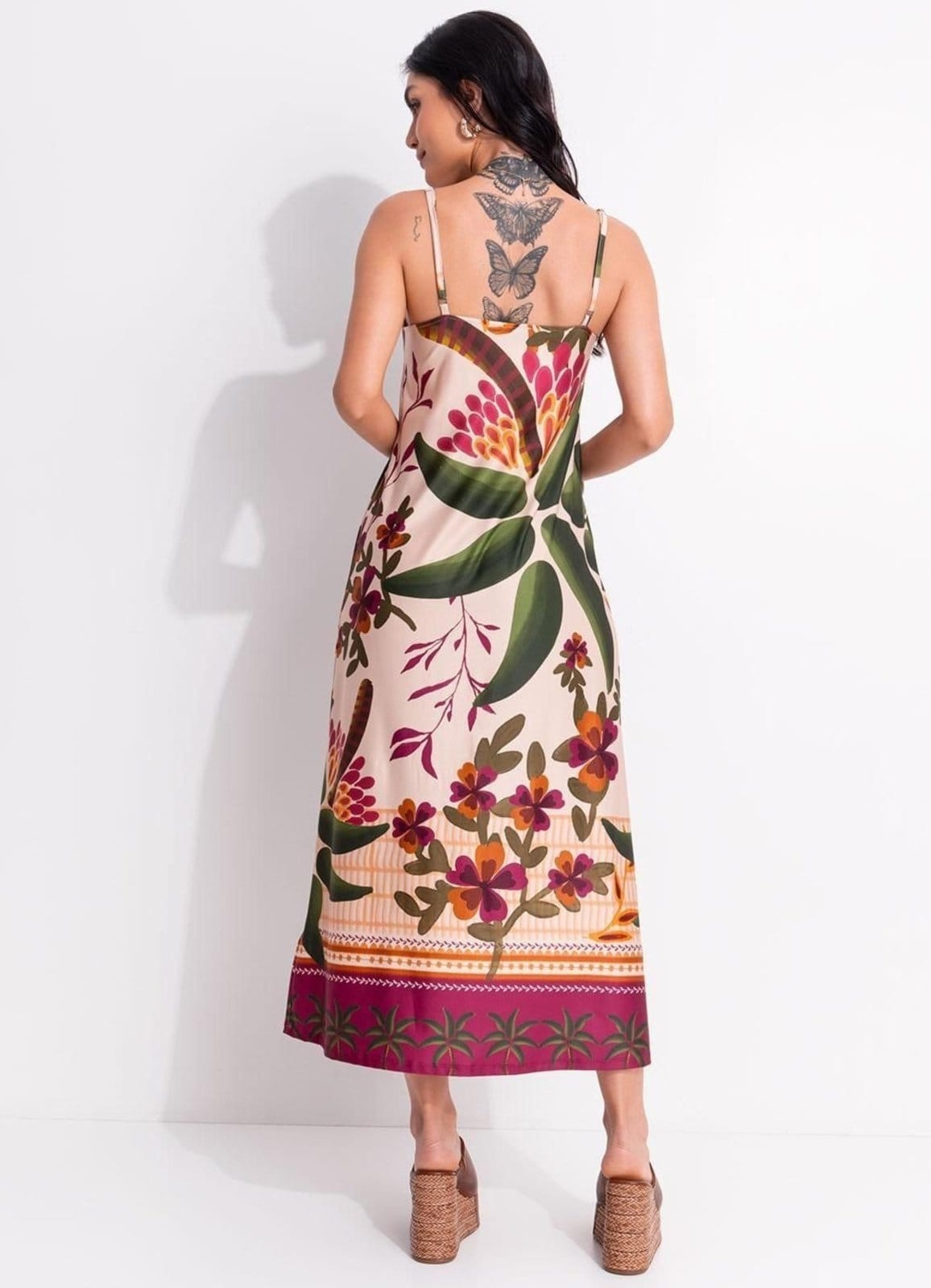 Vista 2 Vestido Em Malha Fria Quintess Barrado Tropical Quintess verde