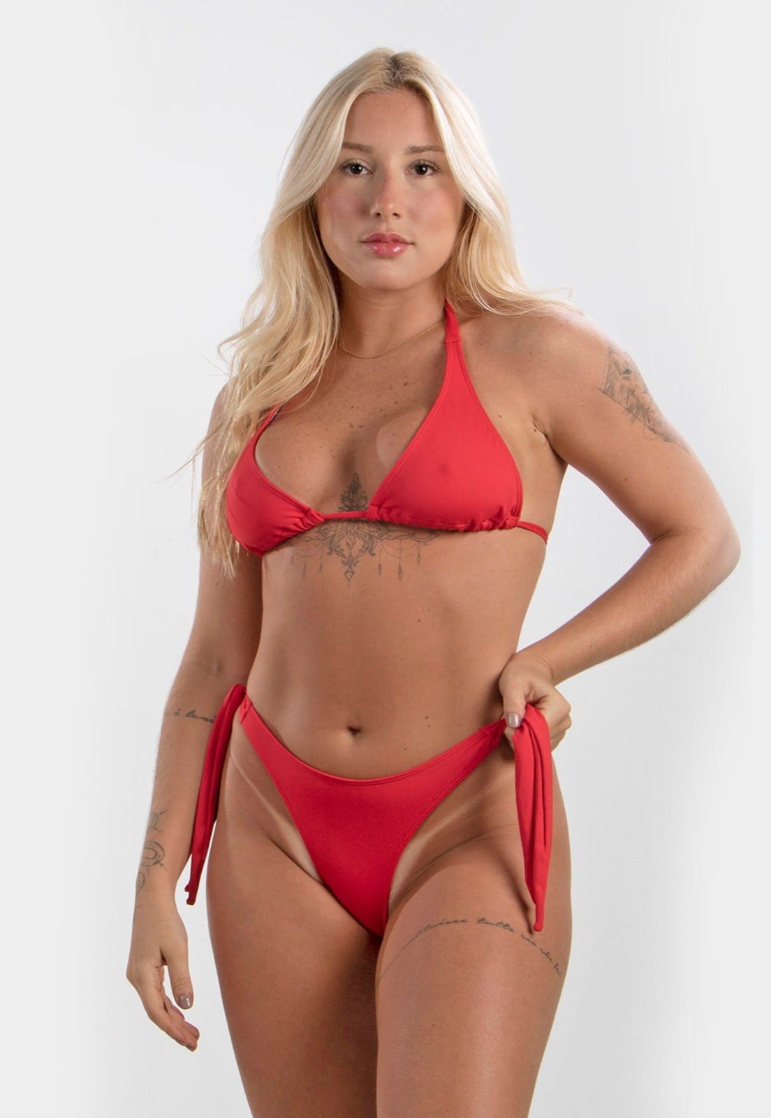 Vista principal Biquíni Diluxo Calcinha Larga Cortinão Moda Praia Rioutlet vermelho