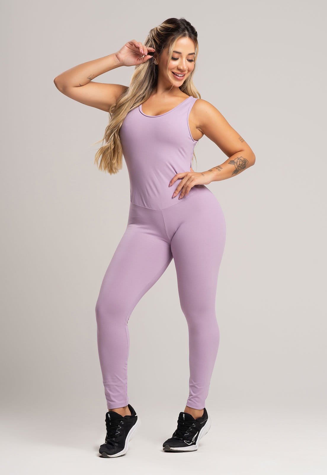 Vista 2 Macacão Costas Abertas MVB Modas Feminino Suplex Academia Fitness Poliamida Lavanda Mvb Modas lilás lavanda