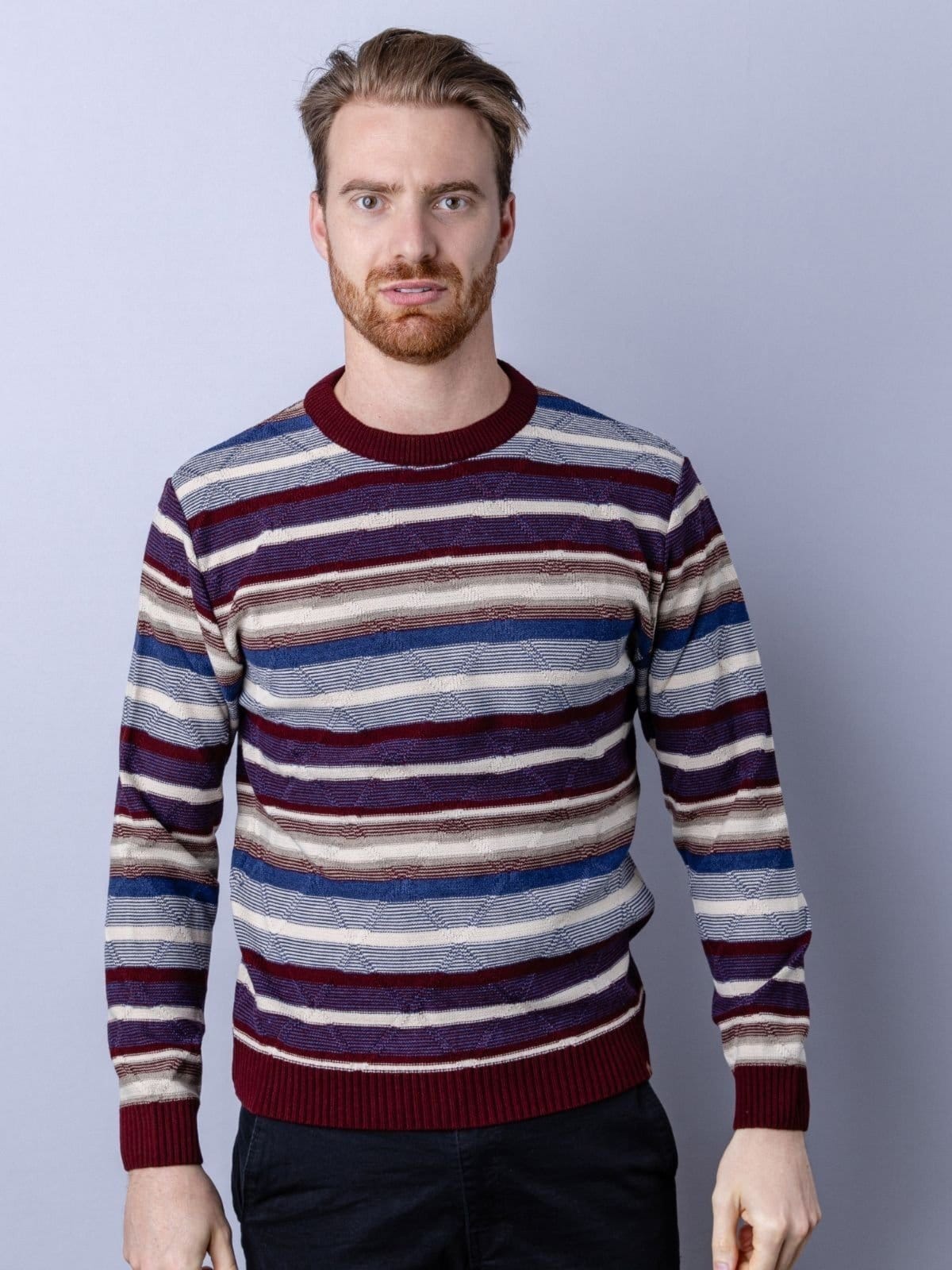 Blusão com listras e trabalhado