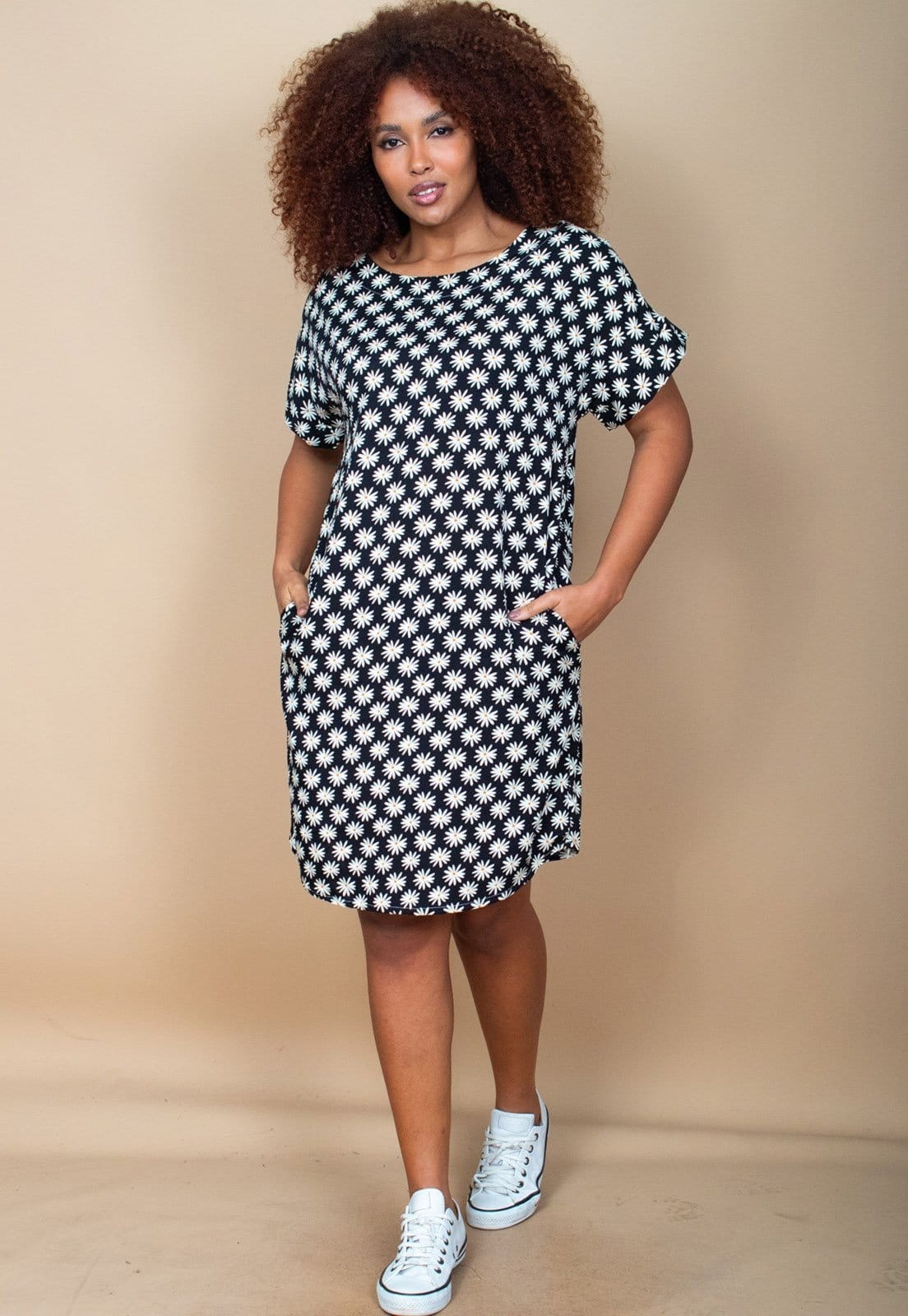 Vestido Curto Cabanafree Viscose com Bolso Estampa Festa das Margaridas