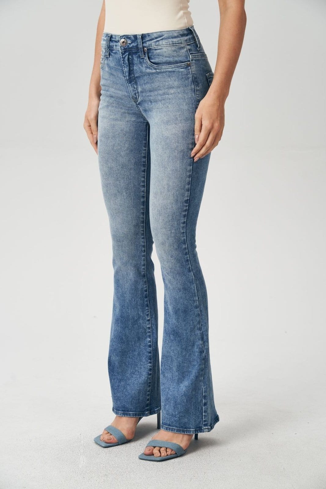Calça Jeans Flare Clear Feminina Acostamento
