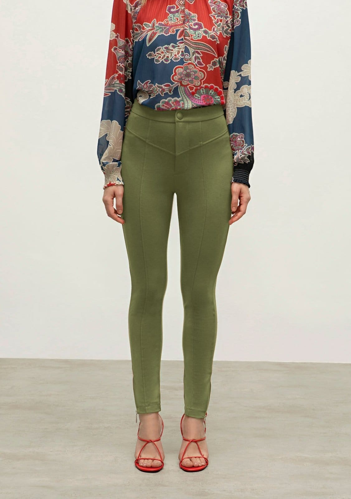 Vista 2 Calça Iódice Legging Cós Alto Com Recorte IÓDICE verde