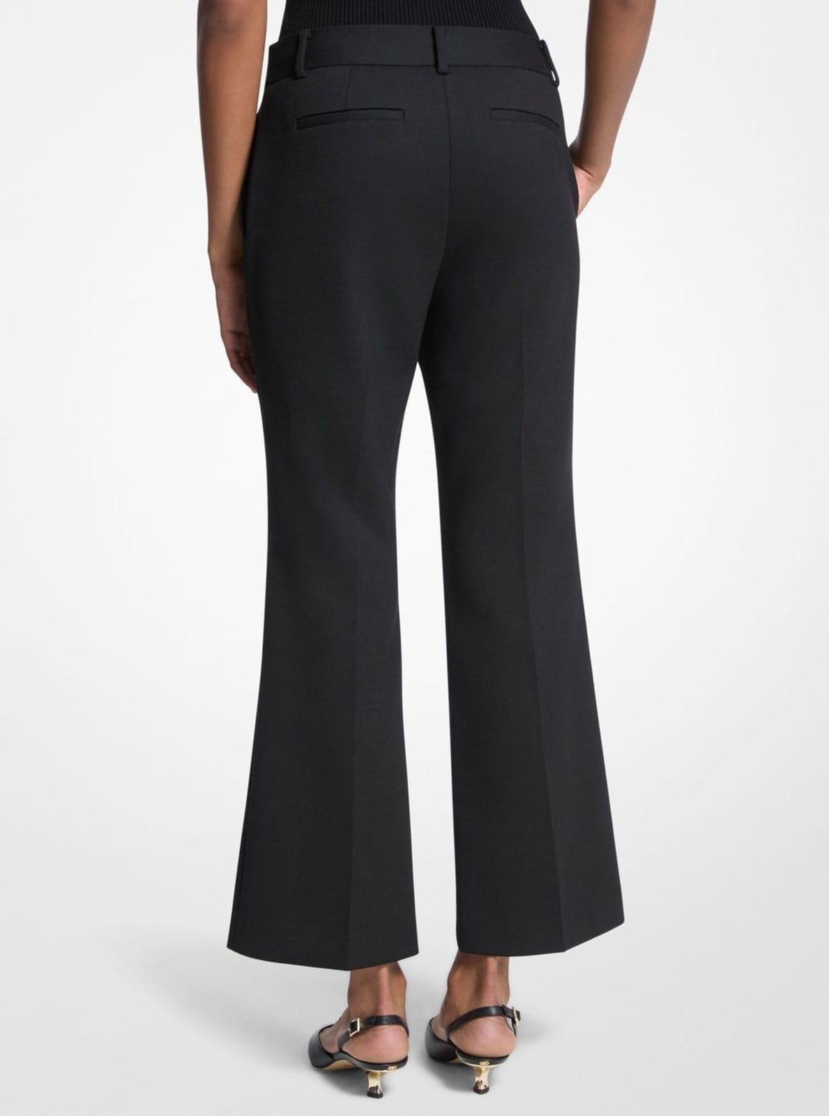 Vista 2 Calça Cropped Kick MF530UXF23001 Michael Kors preto