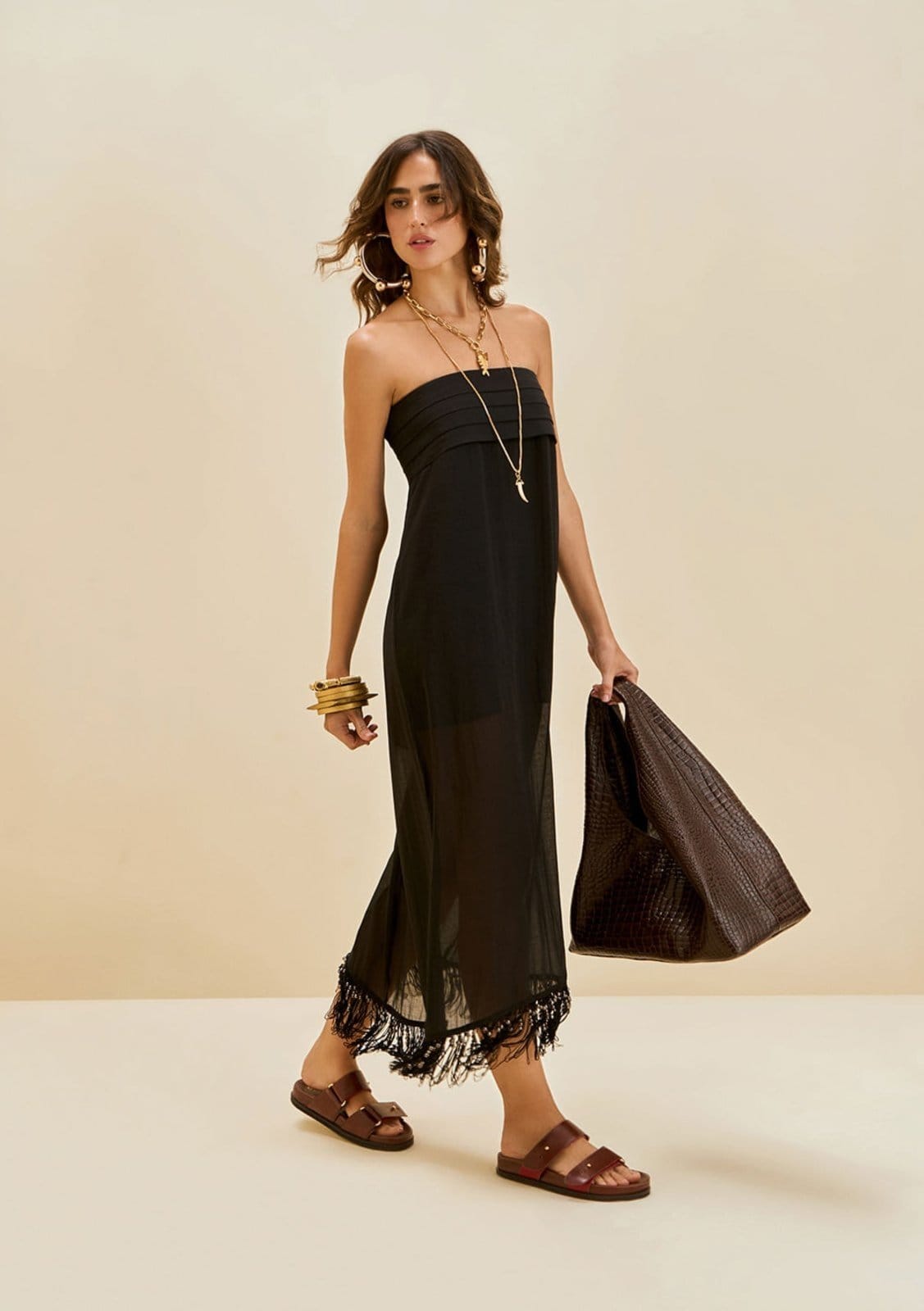 Vestido Morena Rosa Solto Decote Reto Sem Manga Midi Preto