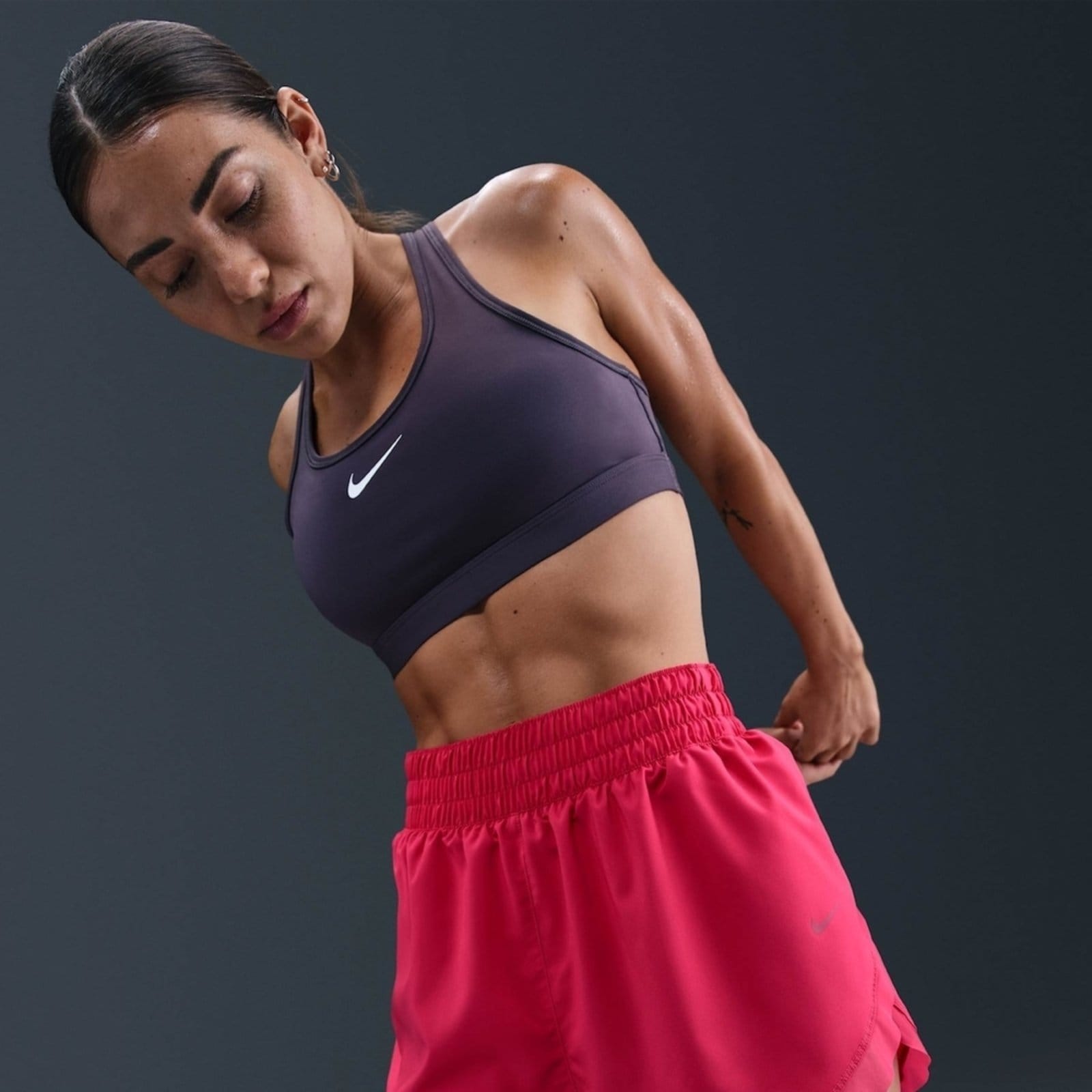 Vista 2 Shorts Dri-FIT Nike One Feminino Nike Rosa